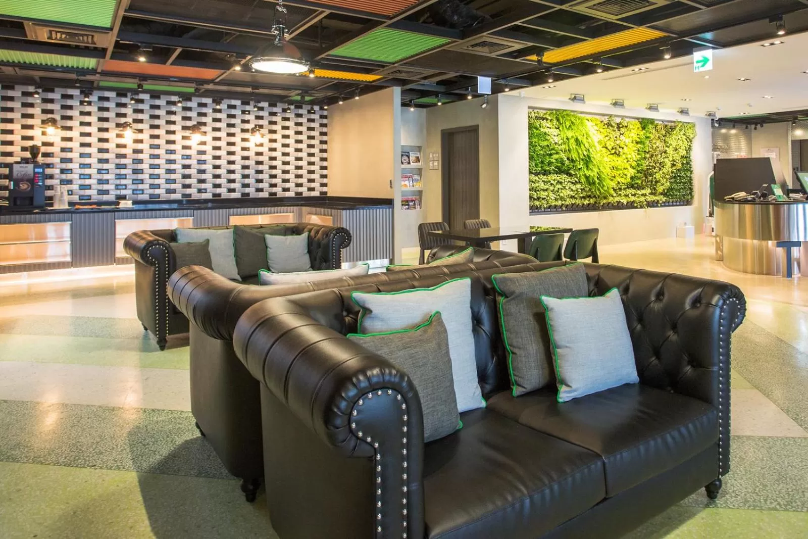 Lobby or reception in Green World Triple Beds