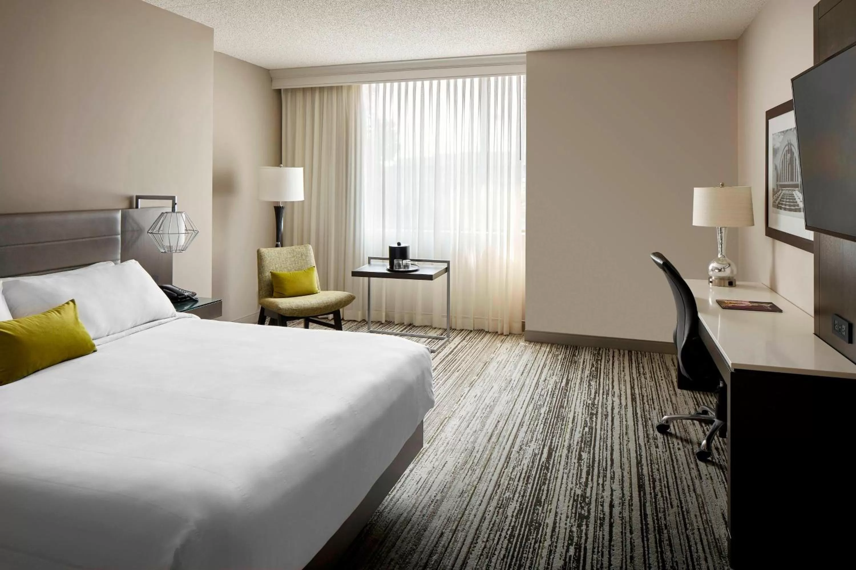 Bedroom, Bed in Marriott Cincinnati Airport