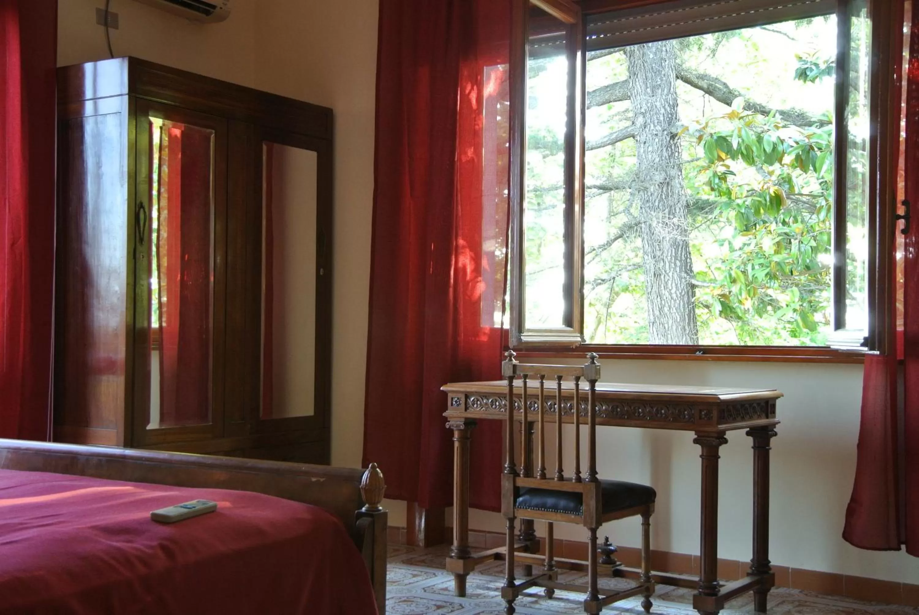 Photo of the whole room, Bed in Villa Nicodemo