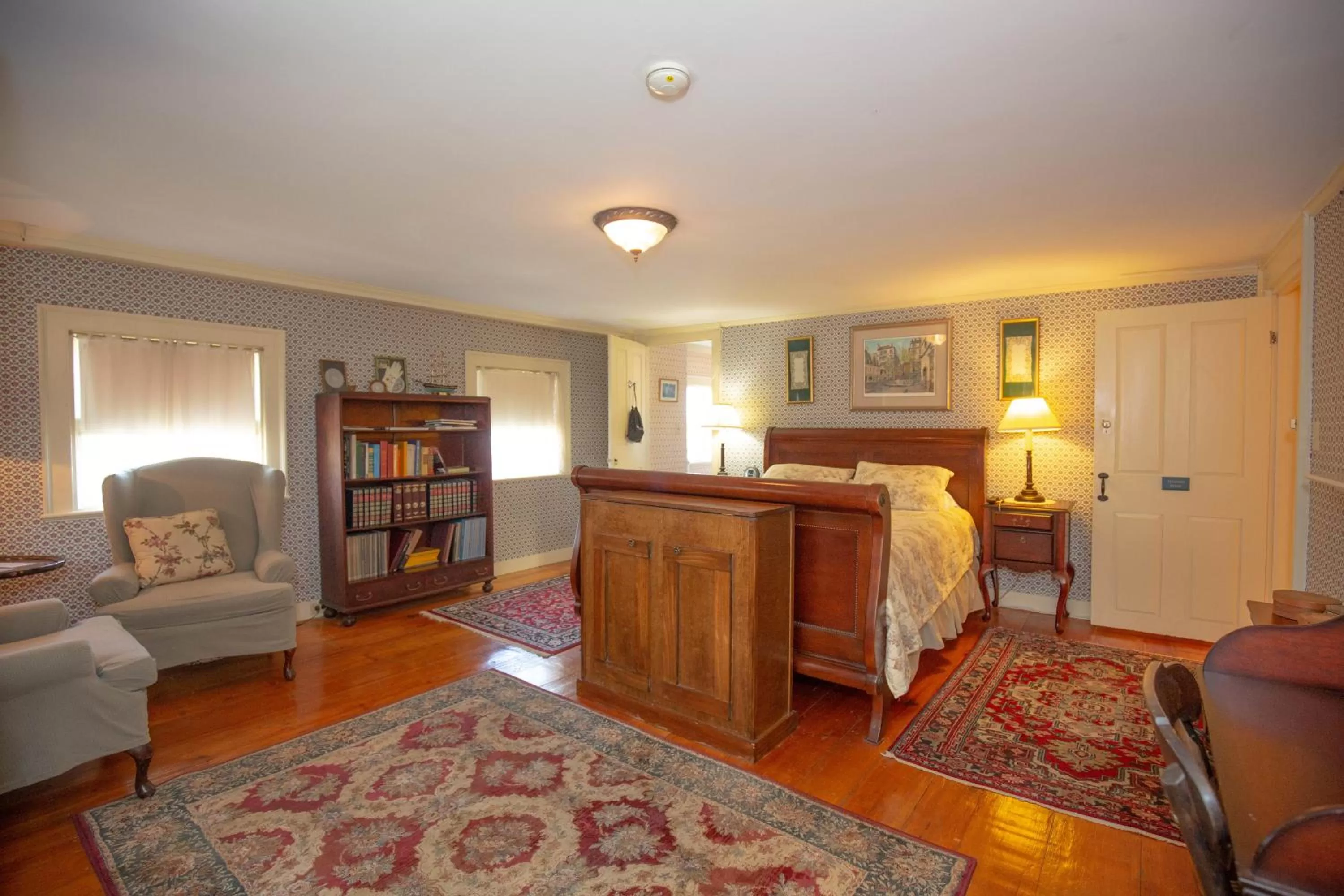 Bedroom, Lobby/Reception in Clark Currier Inn