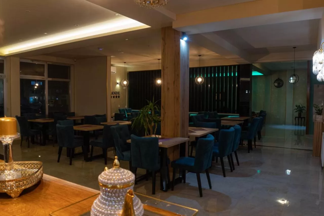 Restaurant/places to eat in HOTEL Villa Grande