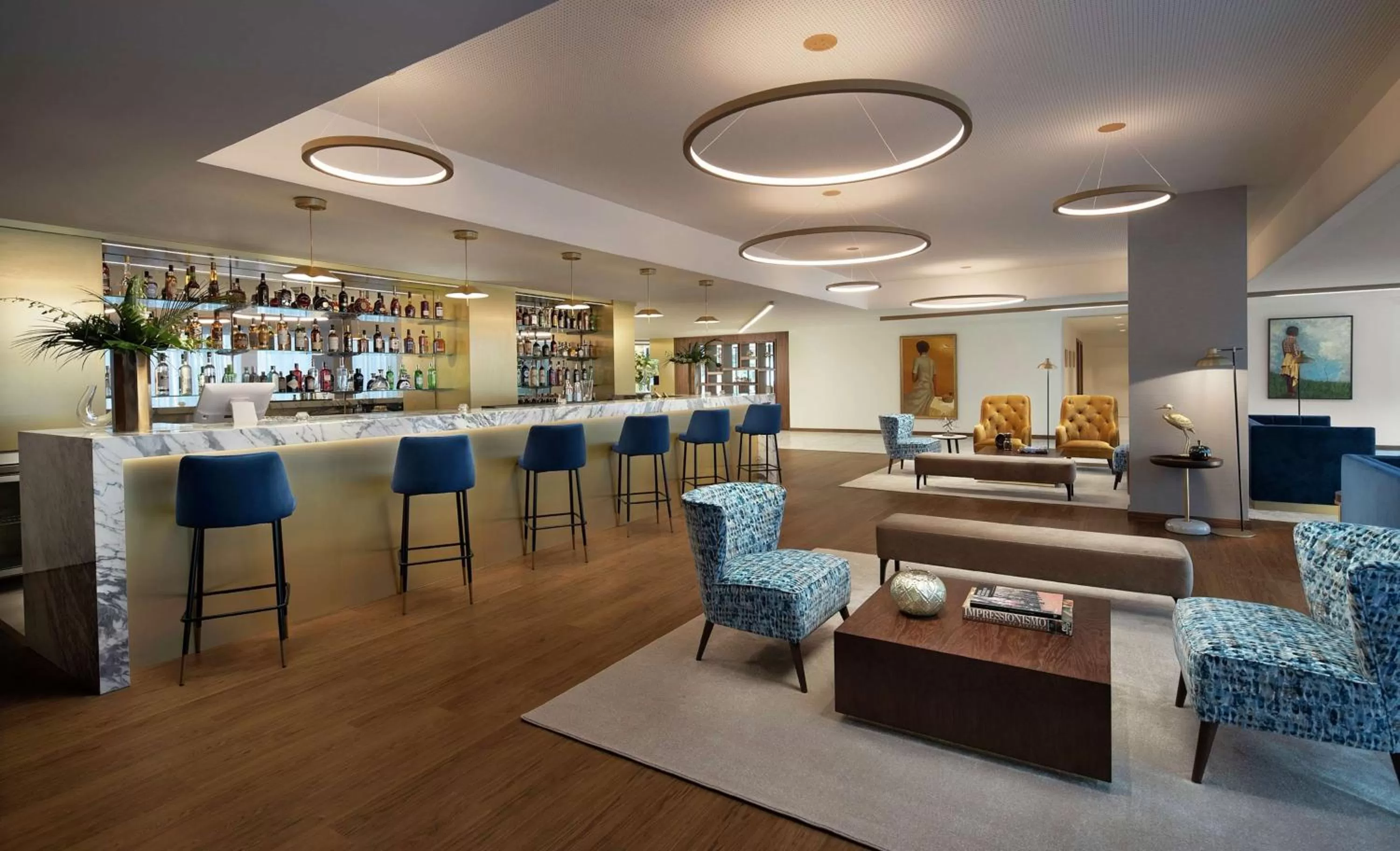 Lounge or bar in Boeira Garden Hotel Porto Gaia, Curio Collection by Hilton