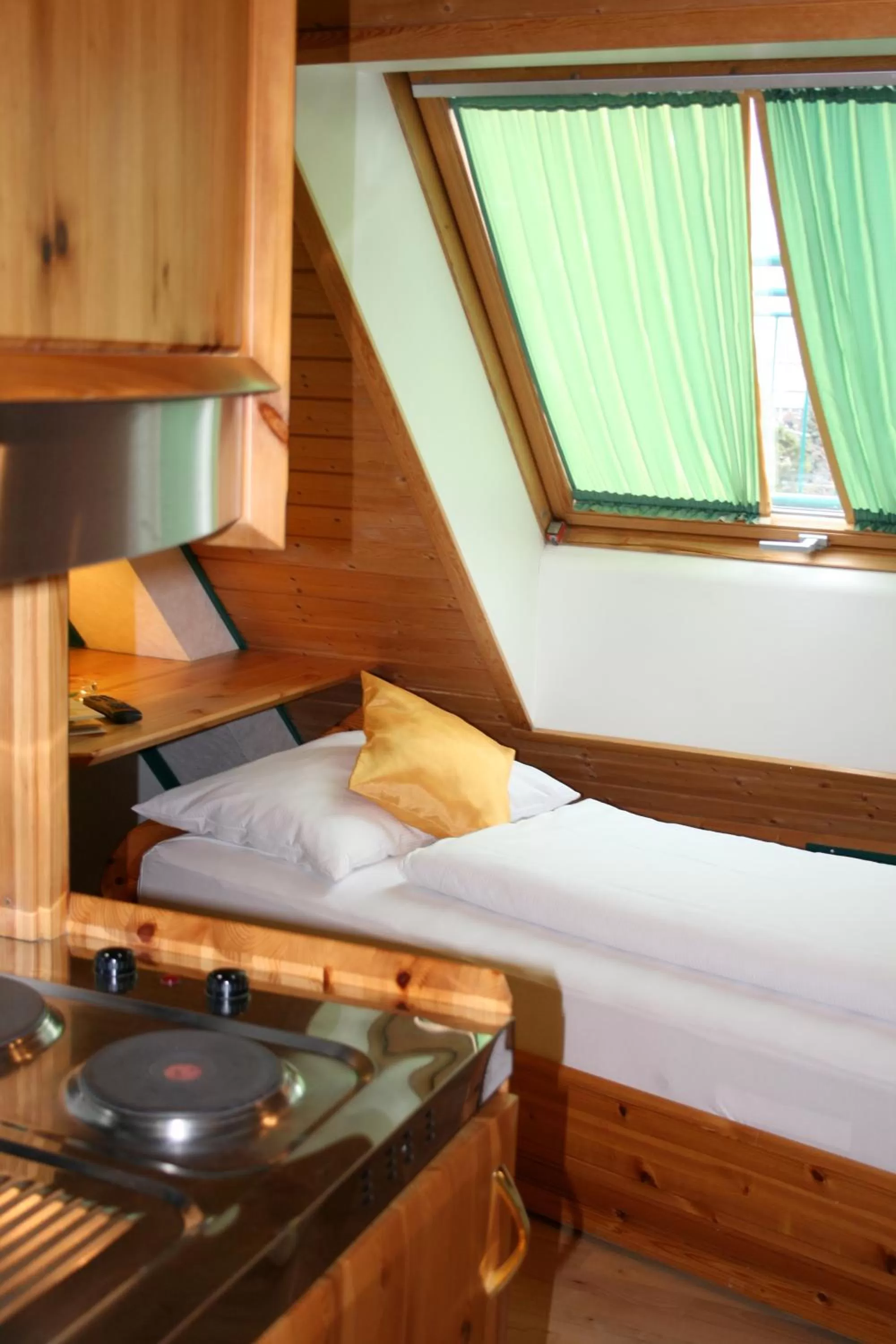 Bedroom, Bed in Hotel Asperner Löwe