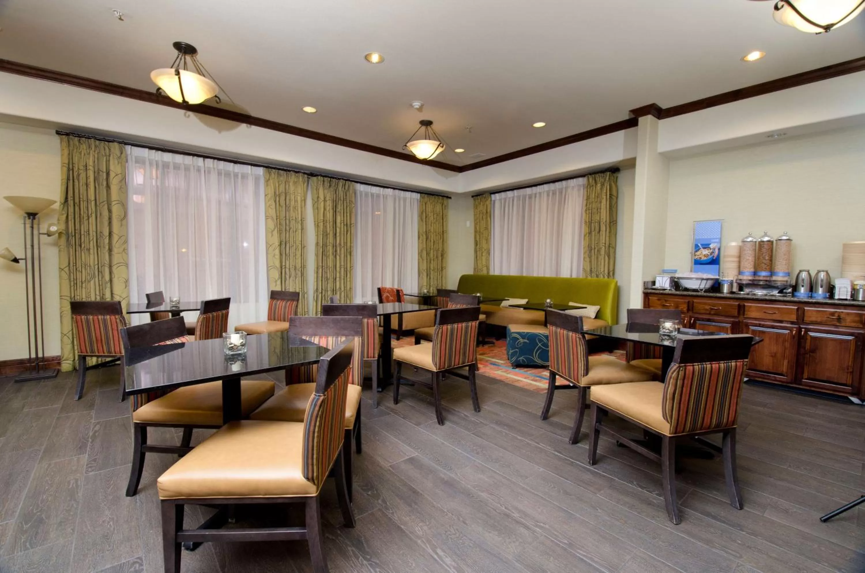 Restaurant/places to eat in Hampton Inn & Suites Gallup