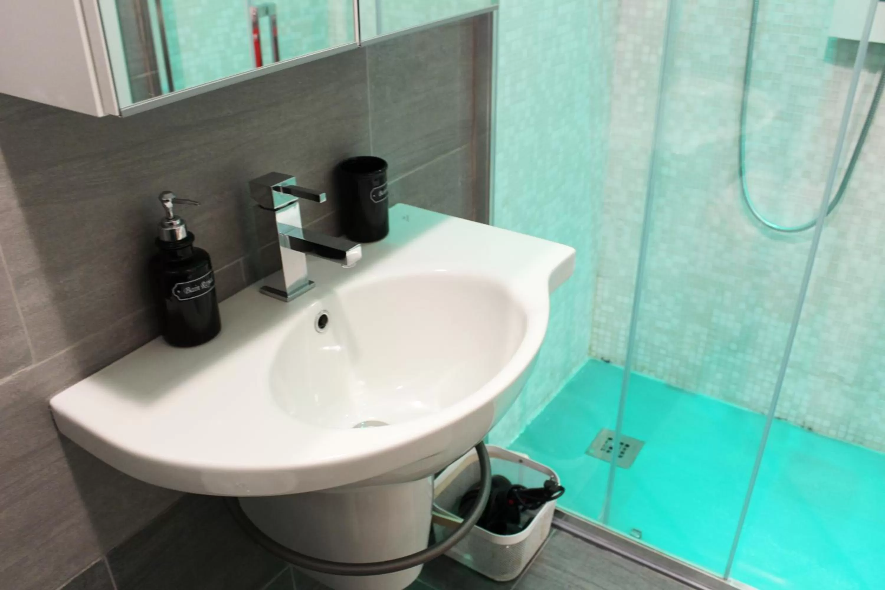 Shower, Bathroom in Naviglio81