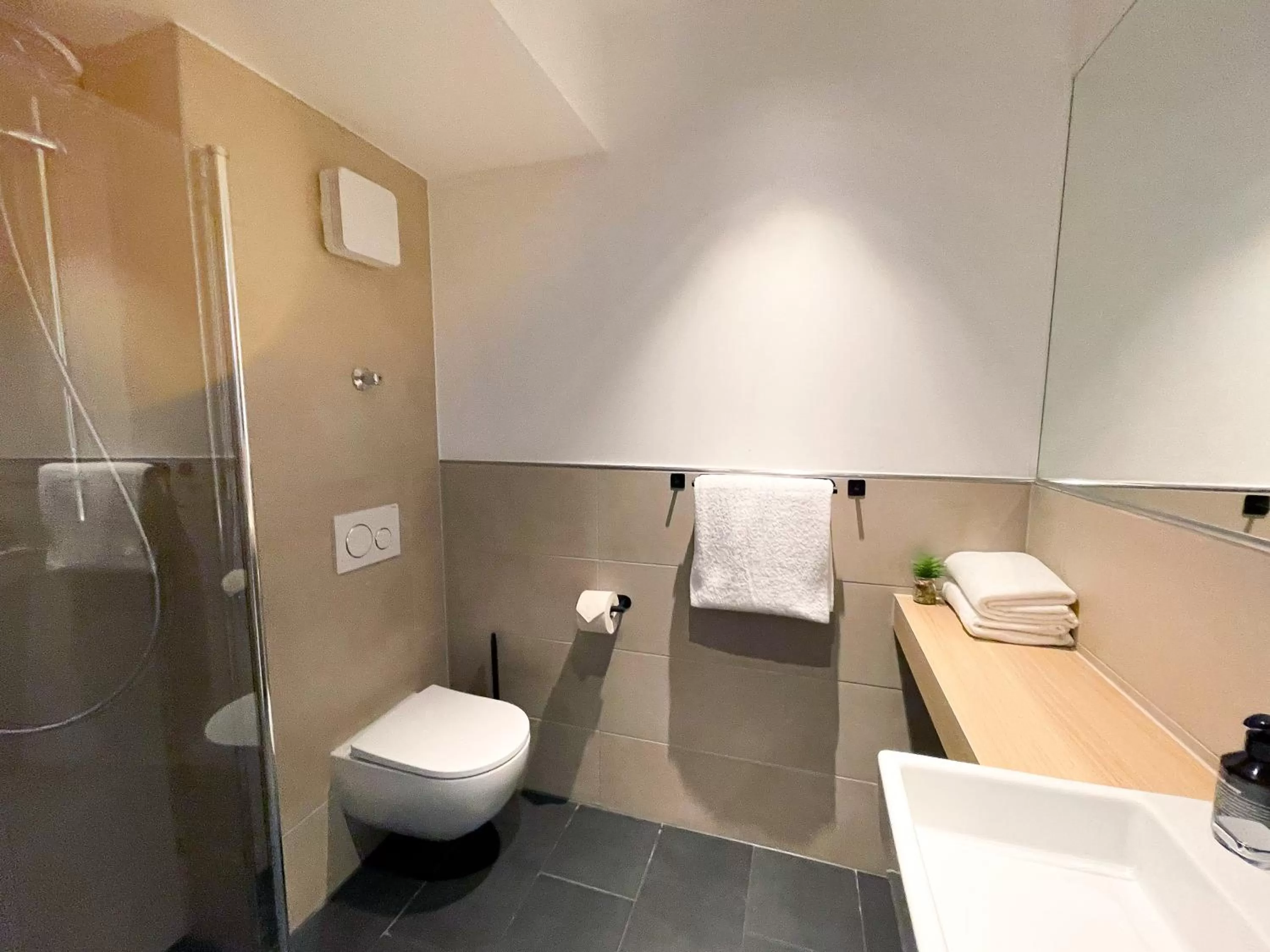 Bathroom in HOLI-Berlin Hotel