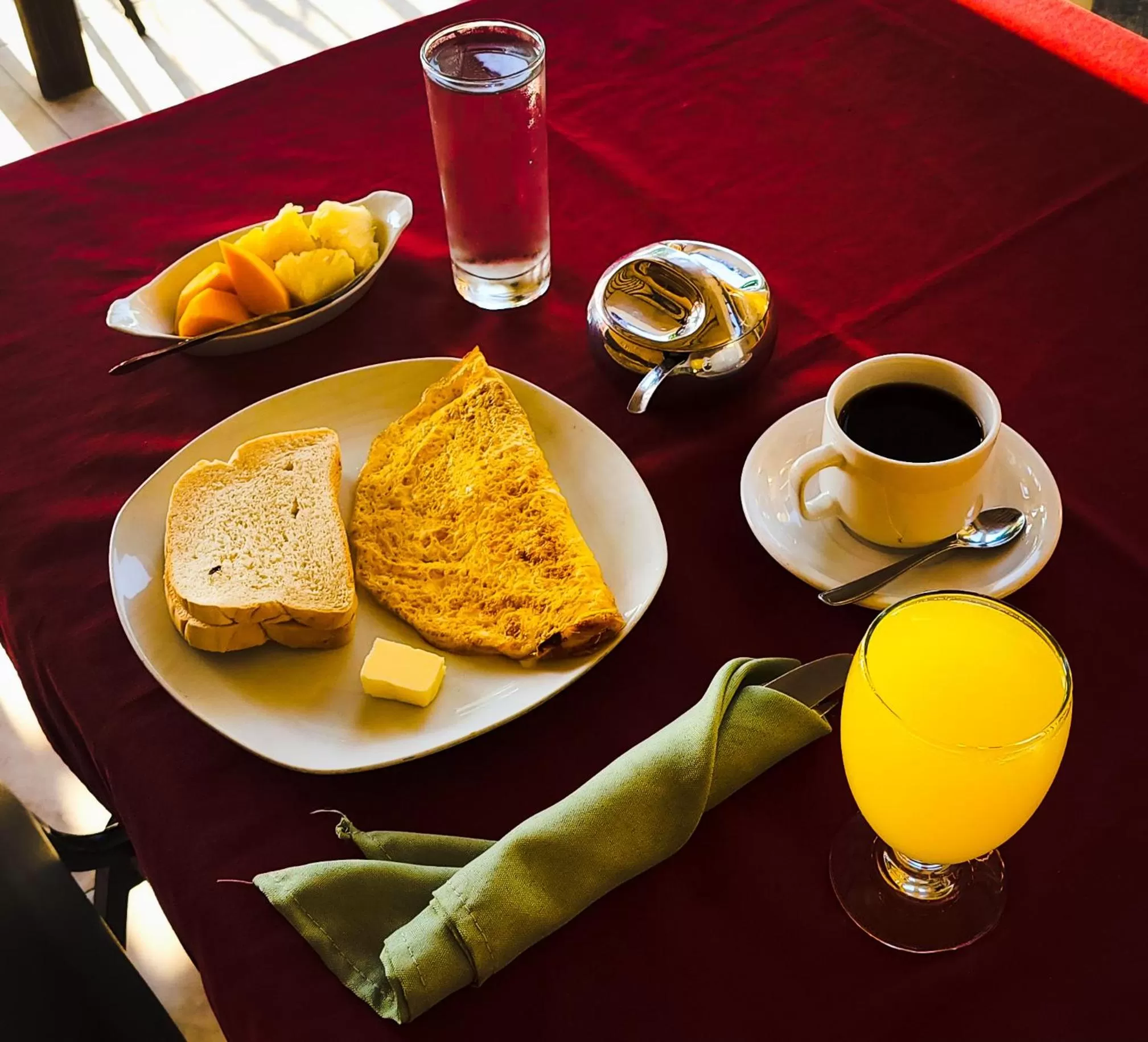 Breakfast in Habitation Des Lauriers