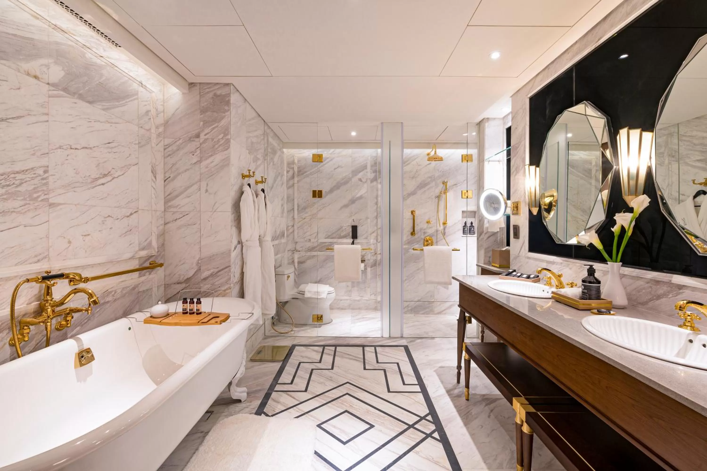 Shower in Admiral Hotel Manila - MGallery Collection