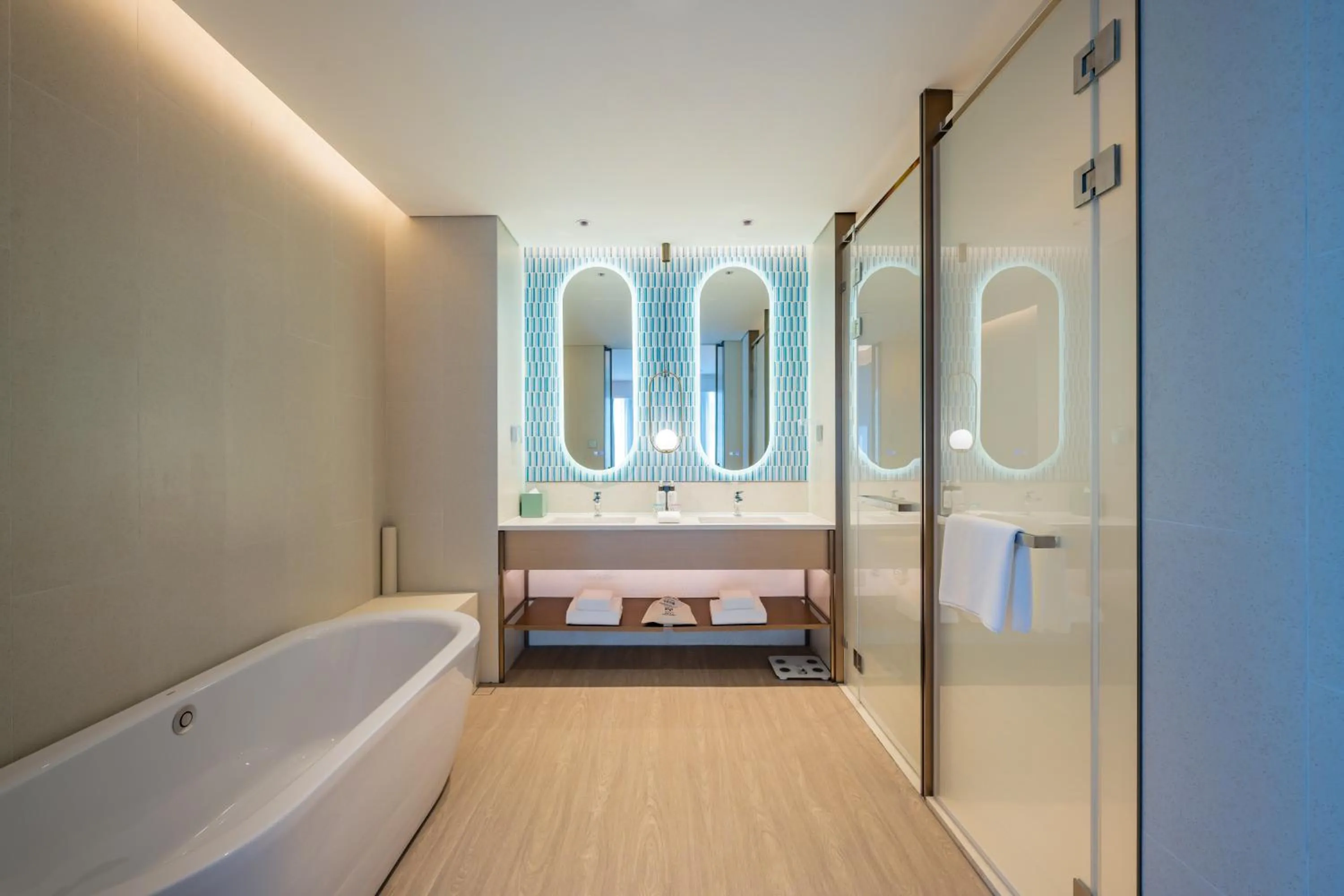 Bath, Bed in EVEN Hotels Shanghai Expo by IHG