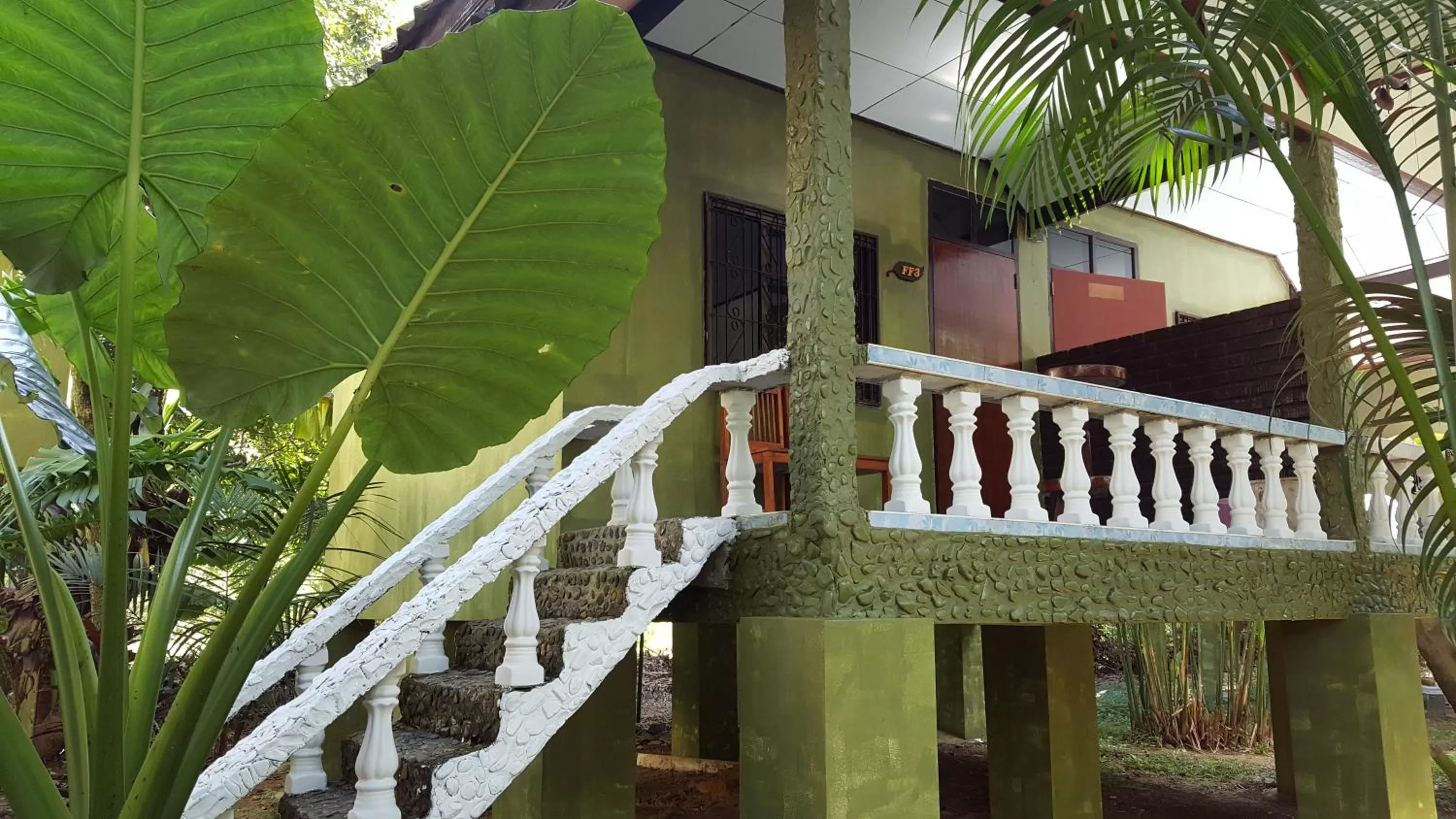 Property building in Khao Sok Jungle Huts Resort