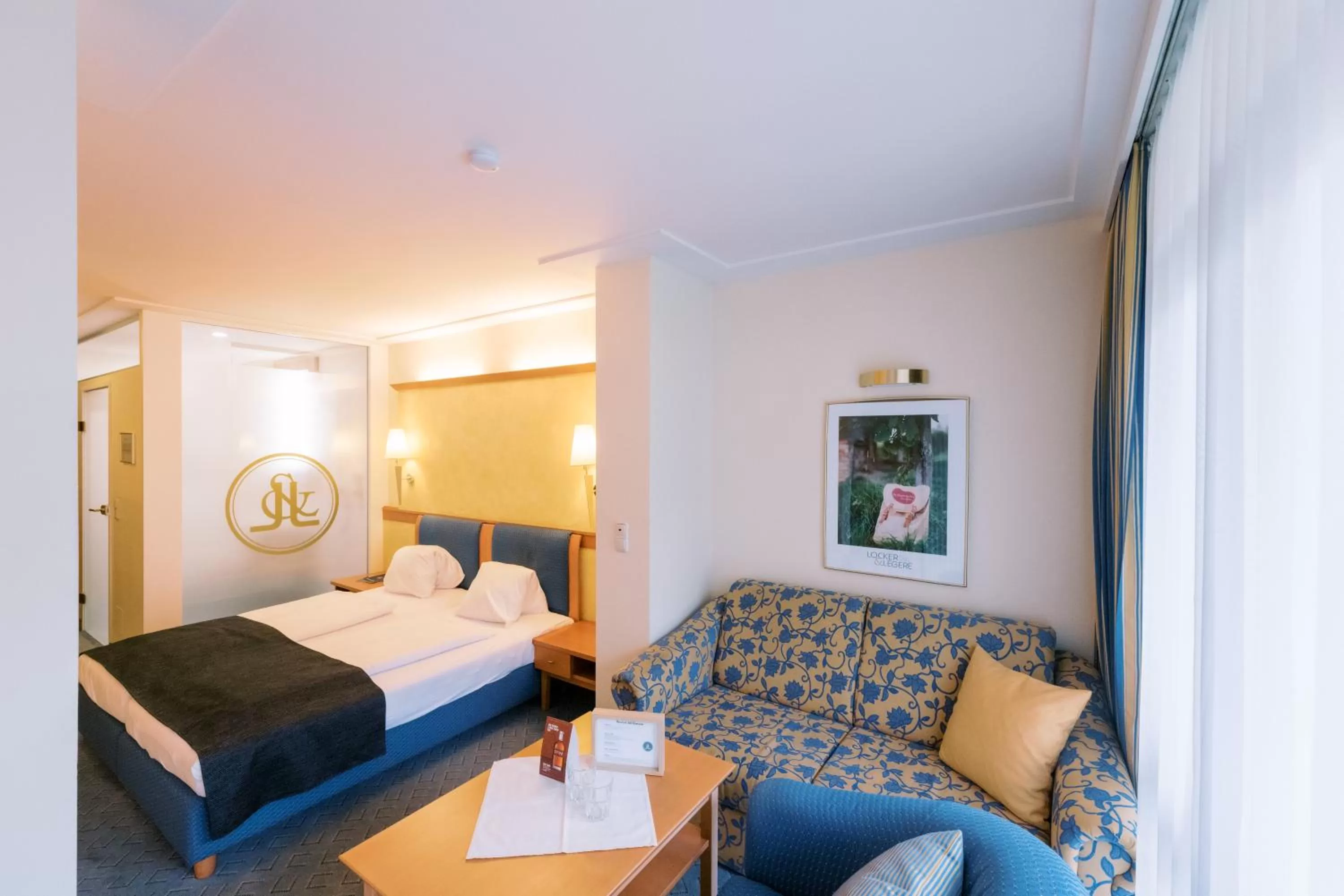 Bed in Hotel Locker & Legere