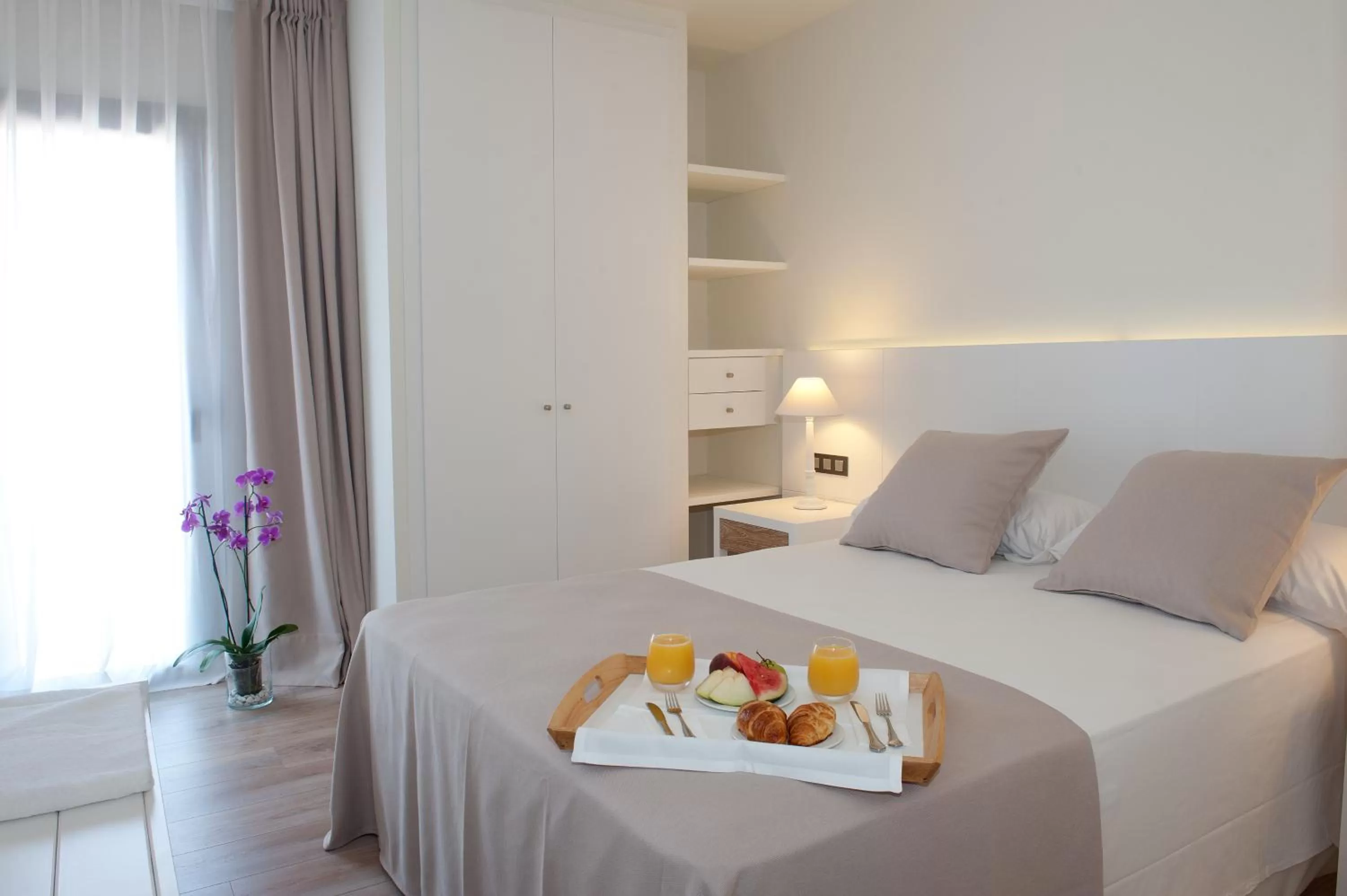 Food and drinks, Bed in El Petit Convent