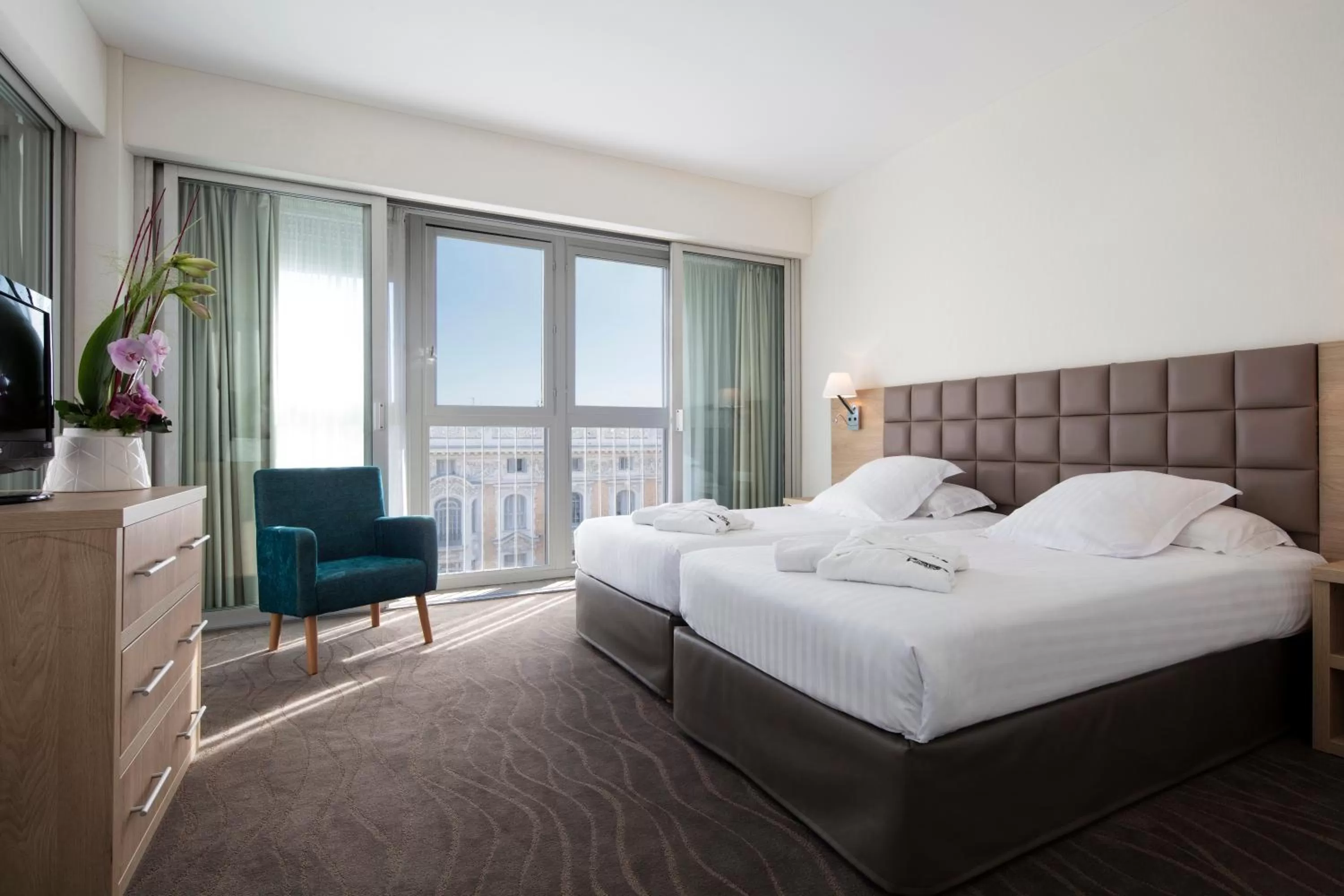 Bed in Splendid Hotel & Spa Nice