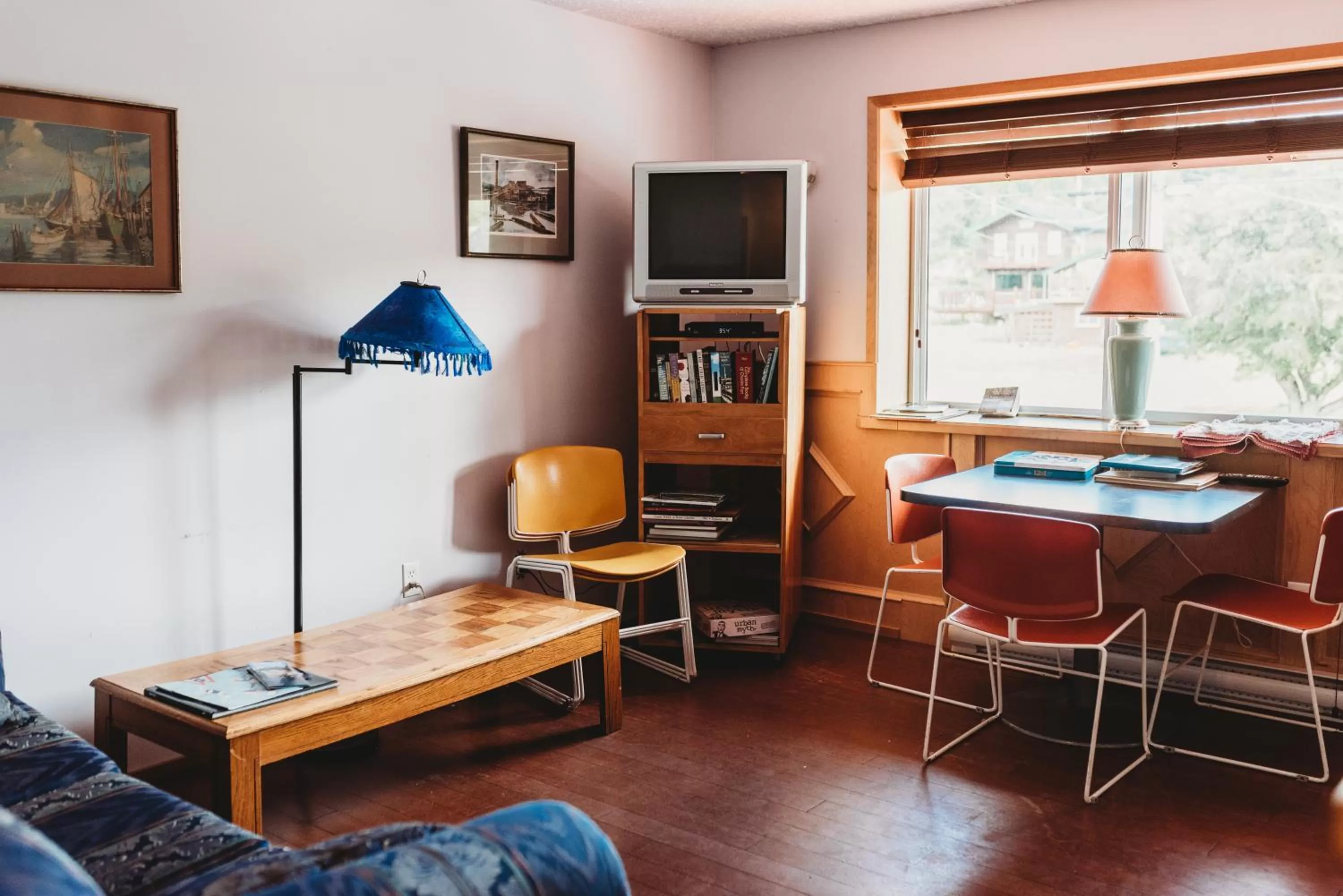 Communal lounge/ TV room in The Oceanfront Hotel