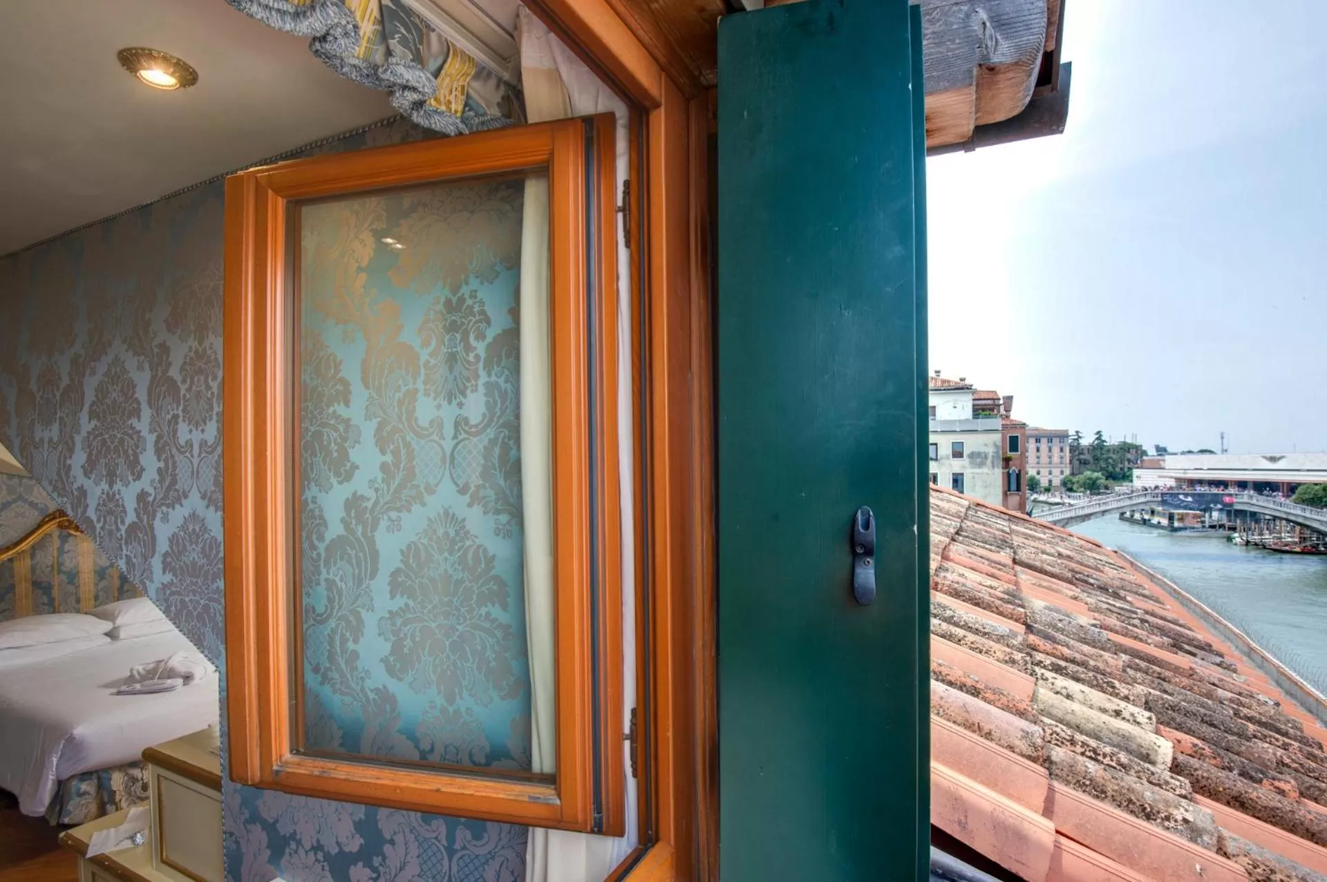 Bedroom in Canal Grande