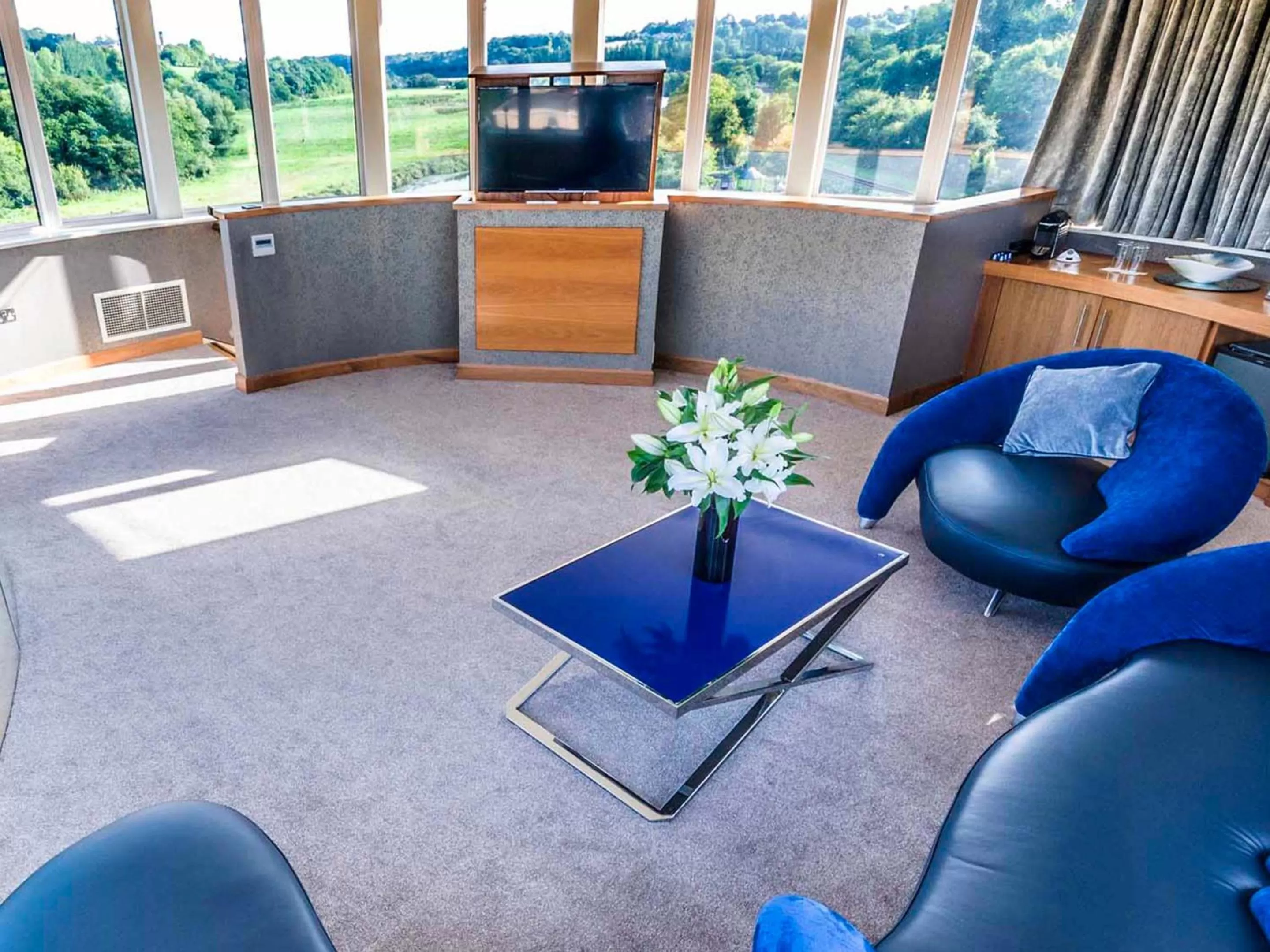 Seating area in Riverside Park Hotel