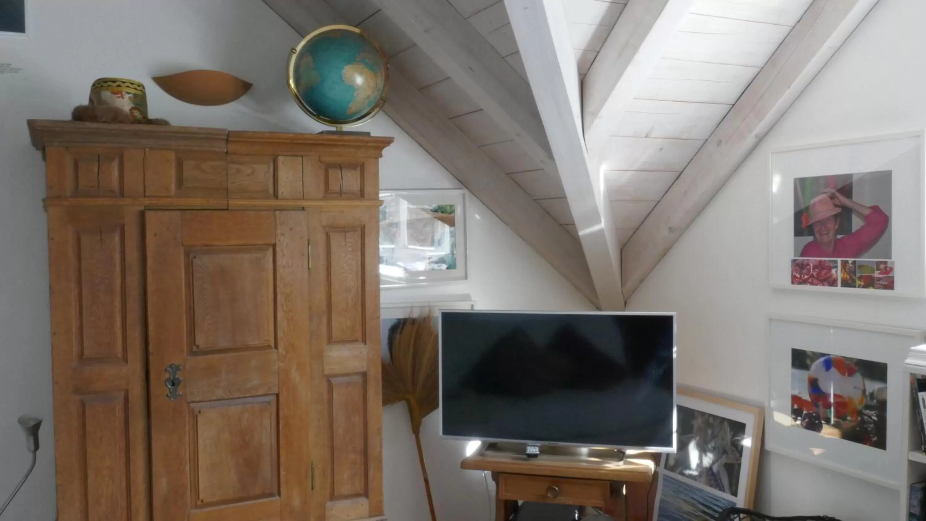 Communal lounge/ TV room in Bed and Breakfast Bavaria München