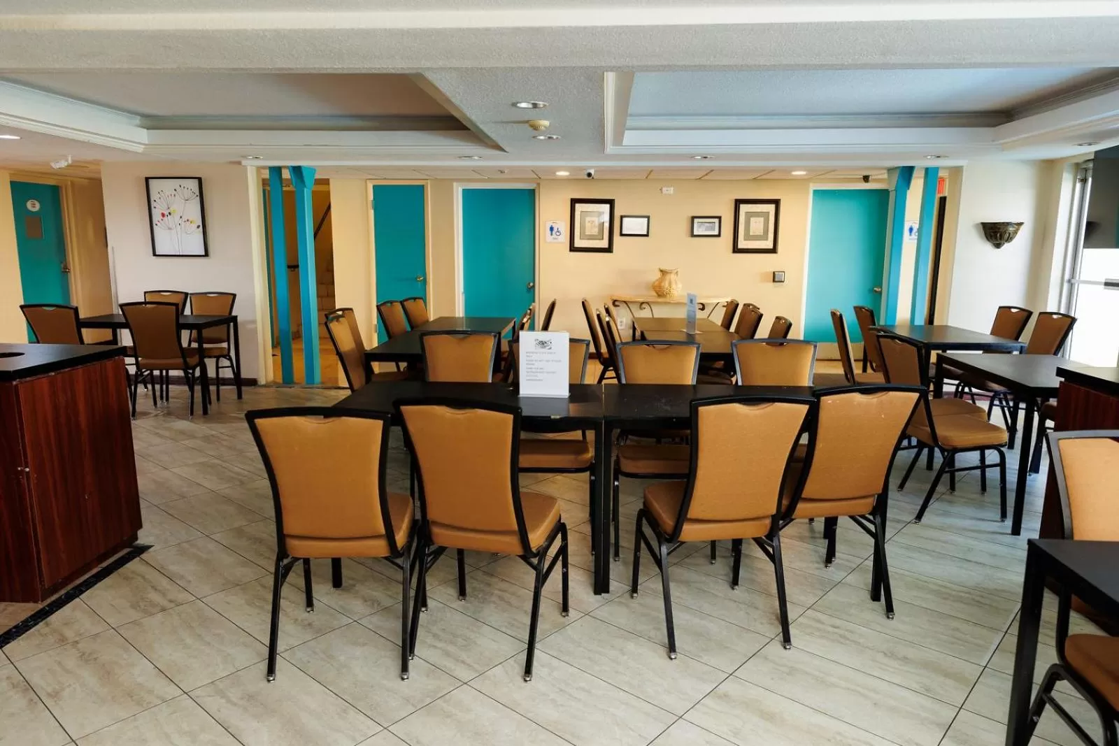 Breakfast in Garnet Inn & Suites, Orlando