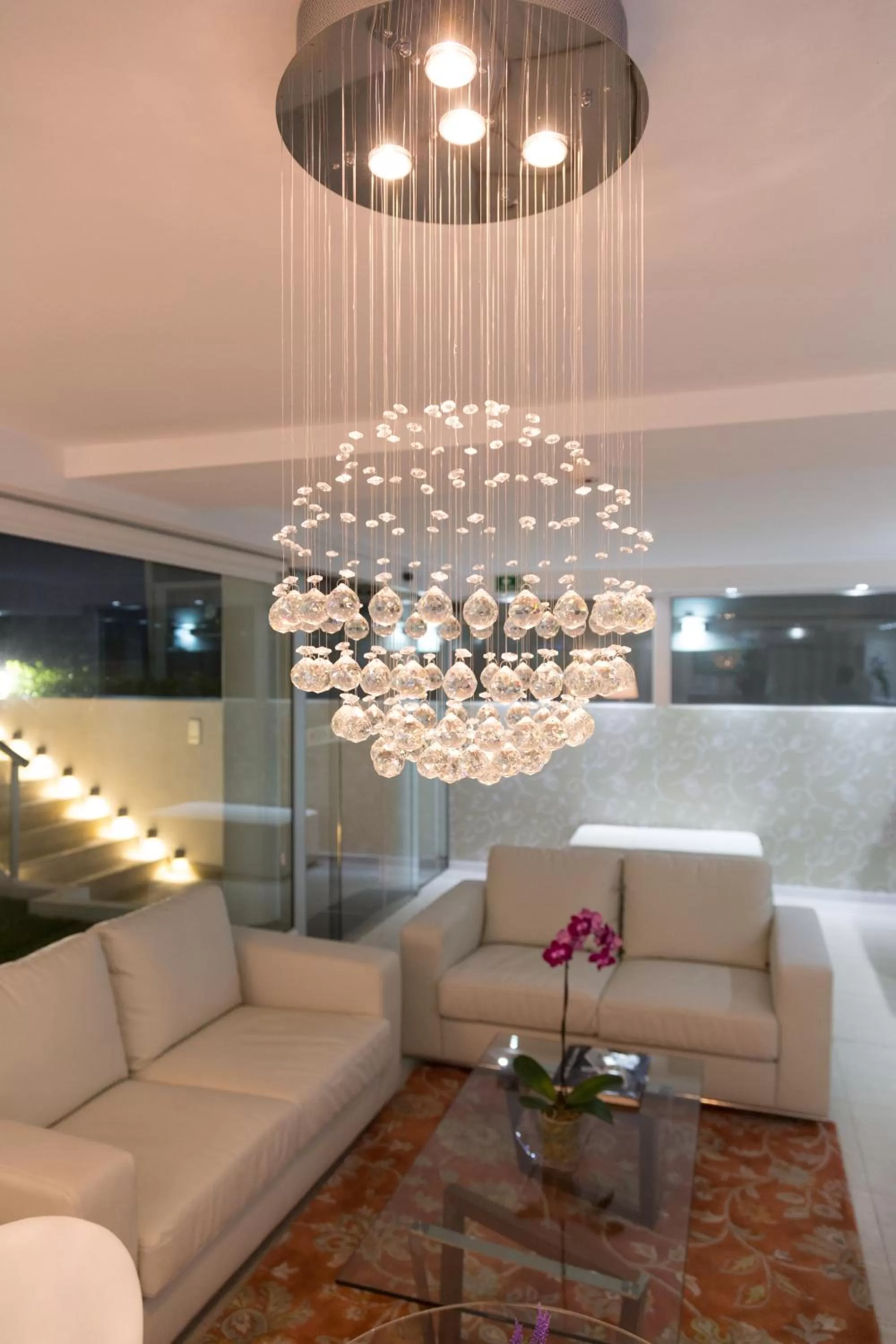 Communal lounge/ TV room in Seaview Hotel Boutique