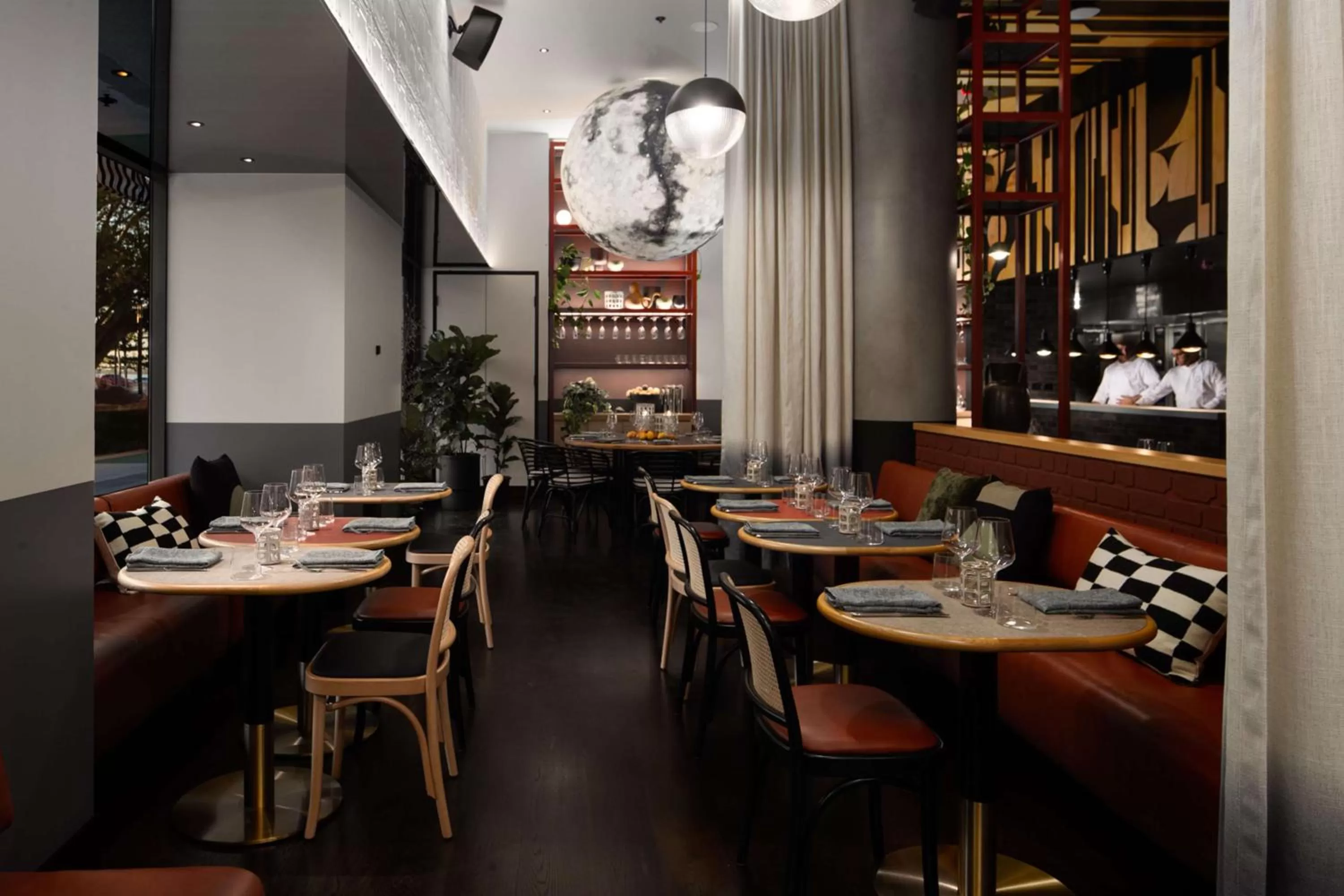 Restaurant/places to eat in QT Newcastle