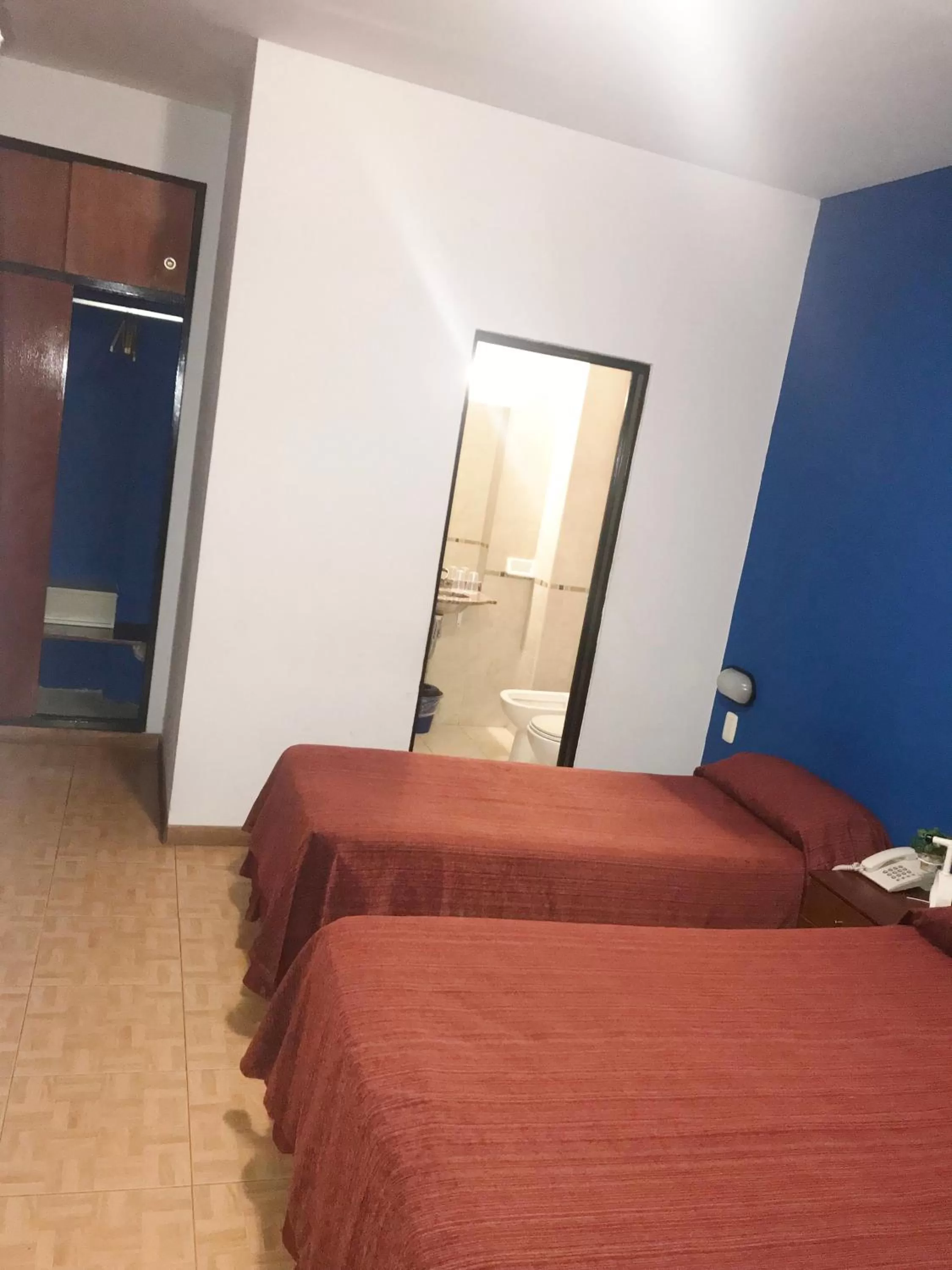 Photo of the whole room, Bed in Hotel Alcazar