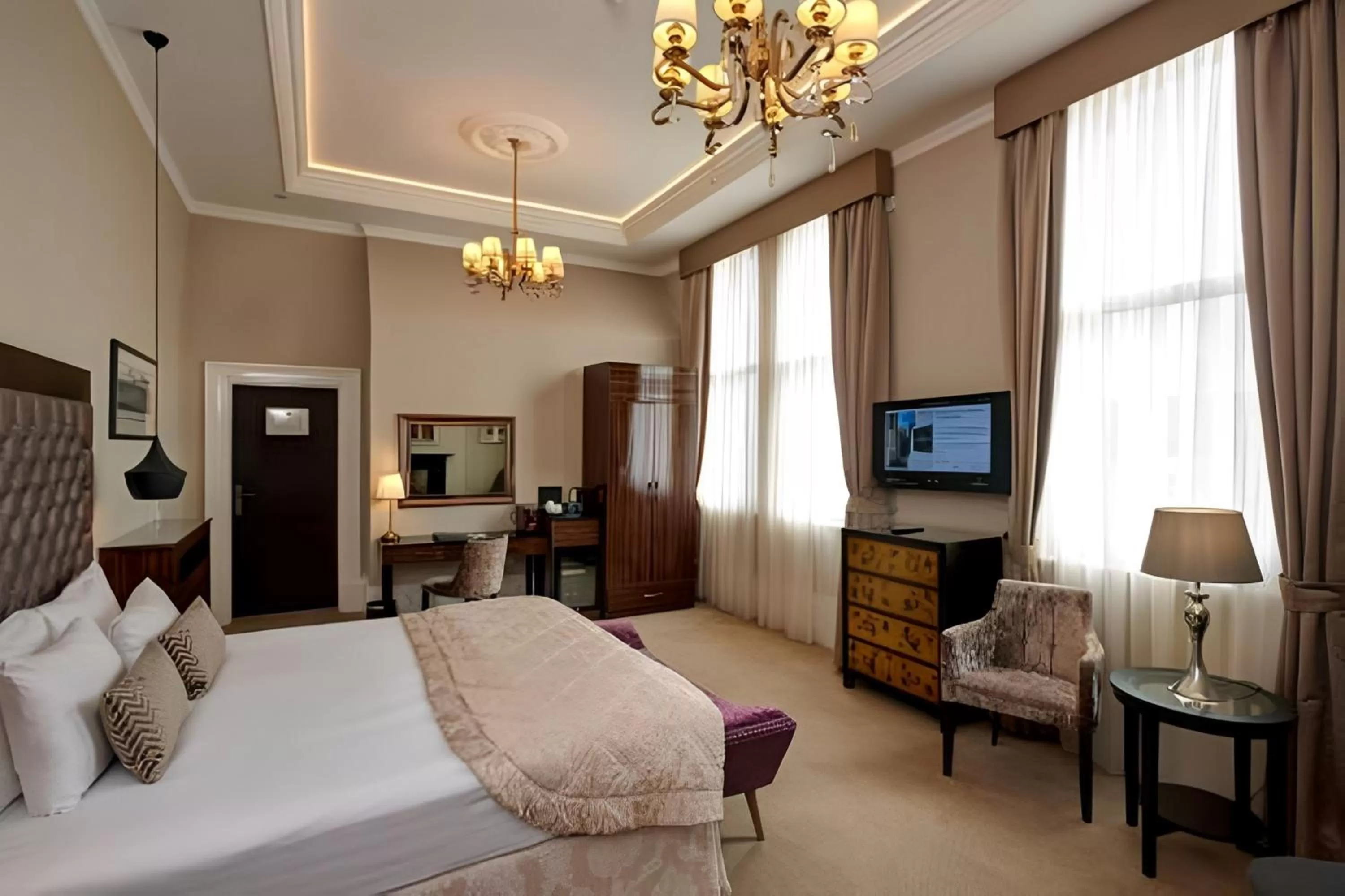 Photo of the whole room, Bed in The Lansbury Heritage Hotel By Sunday - Canary Wharf London