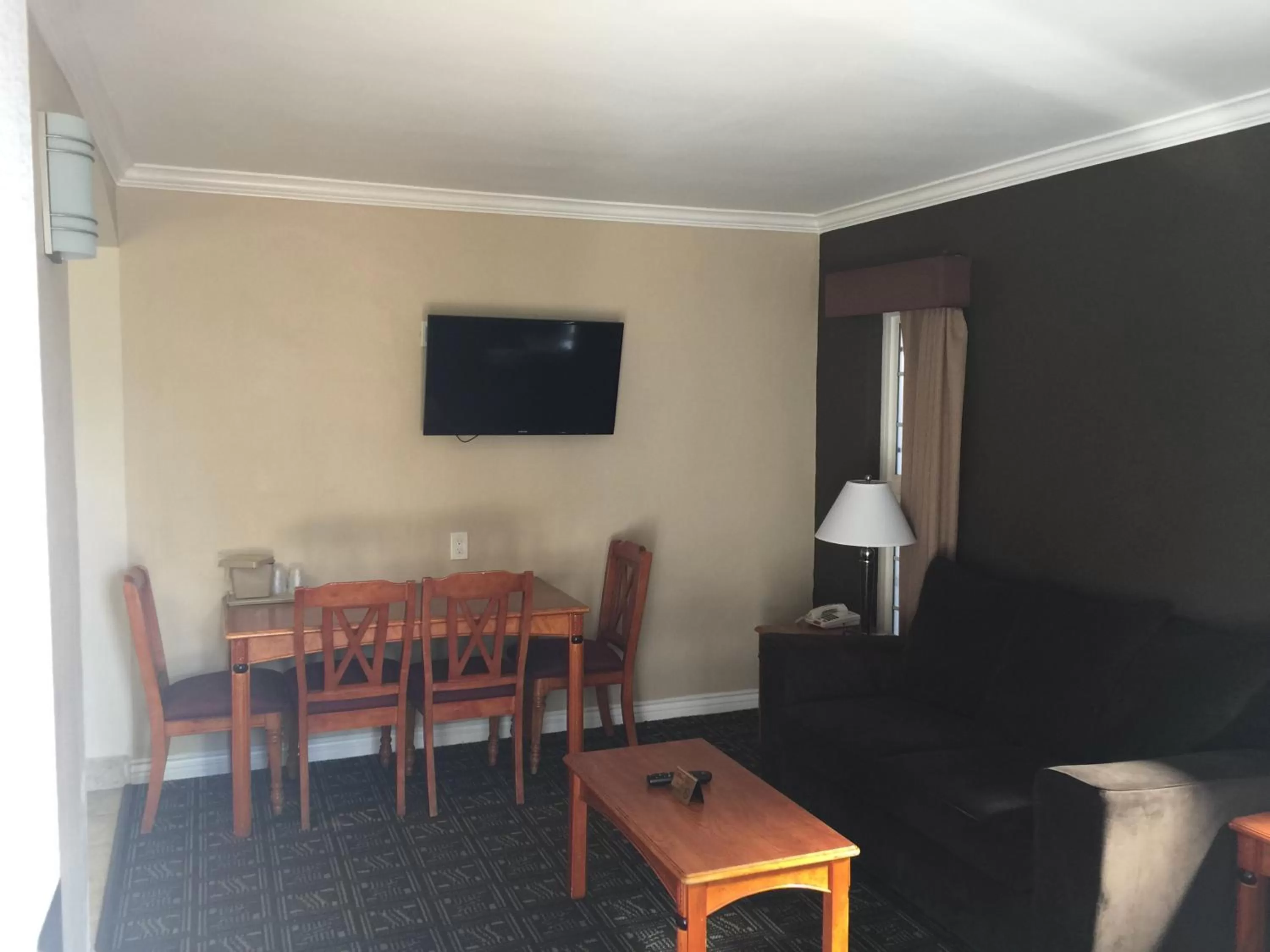 Kitchen or kitchenette in Seaside Motel