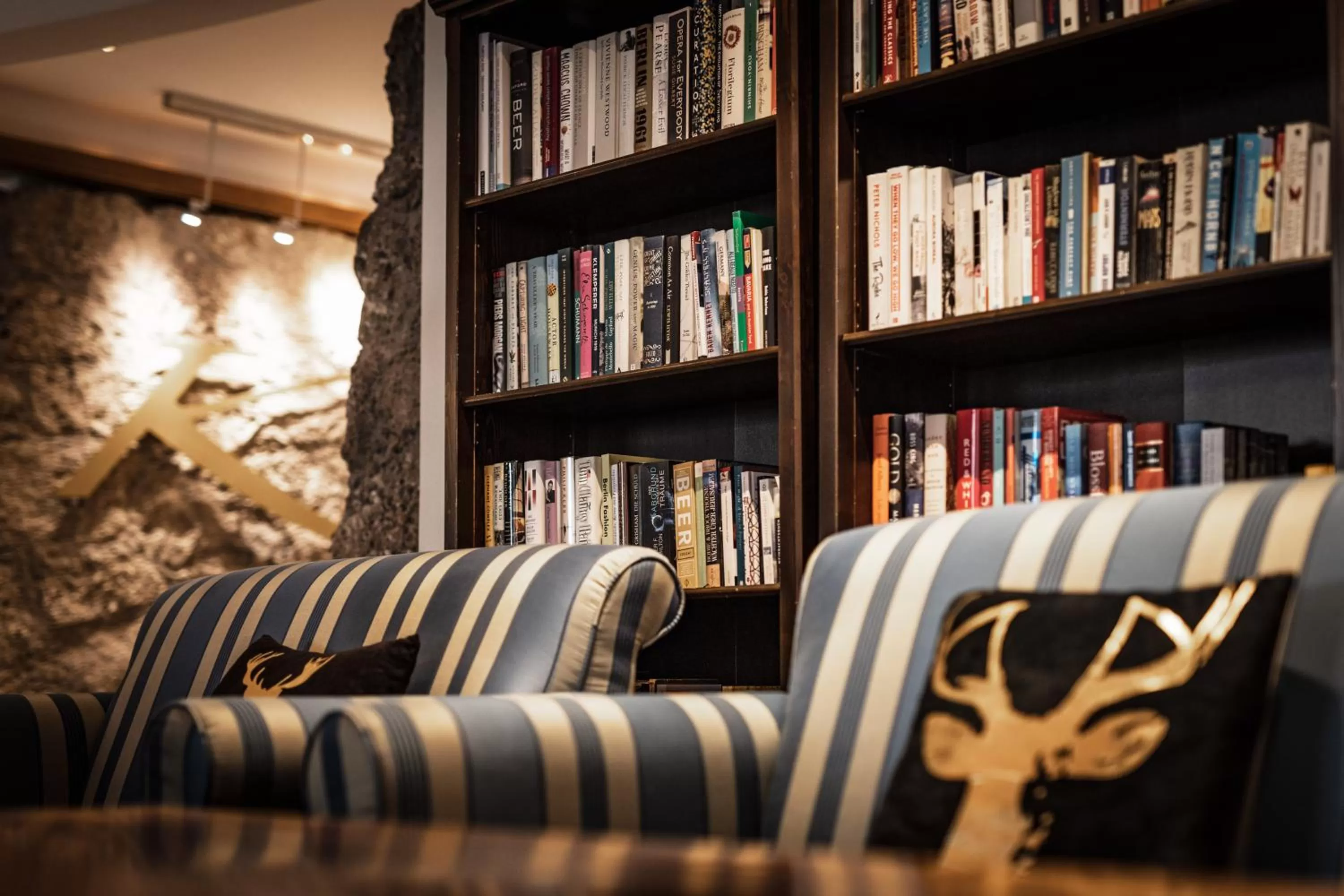 Communal lounge/ TV room in Karma Bavaria