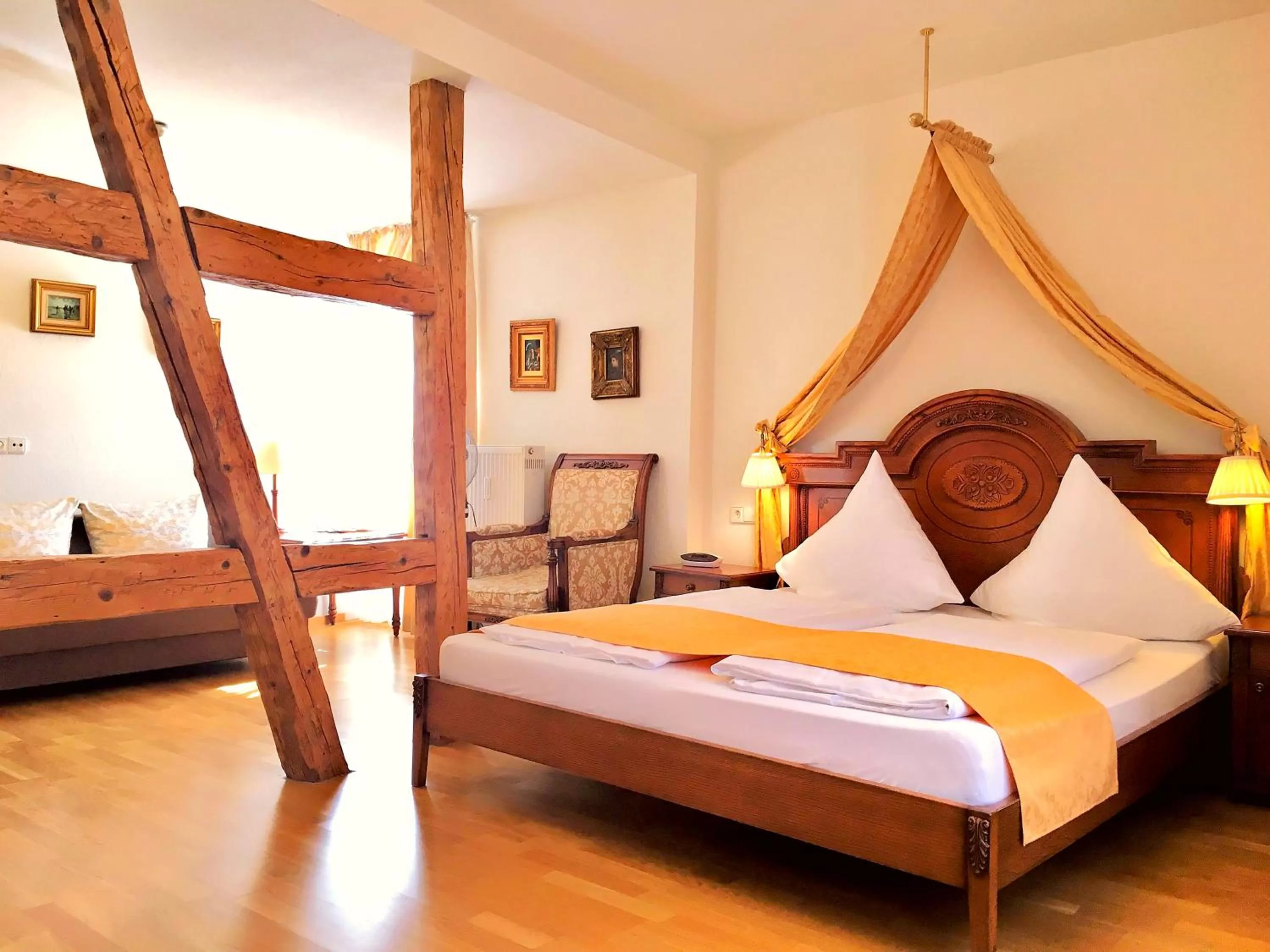 Bed in Hotel Rathausglöckel