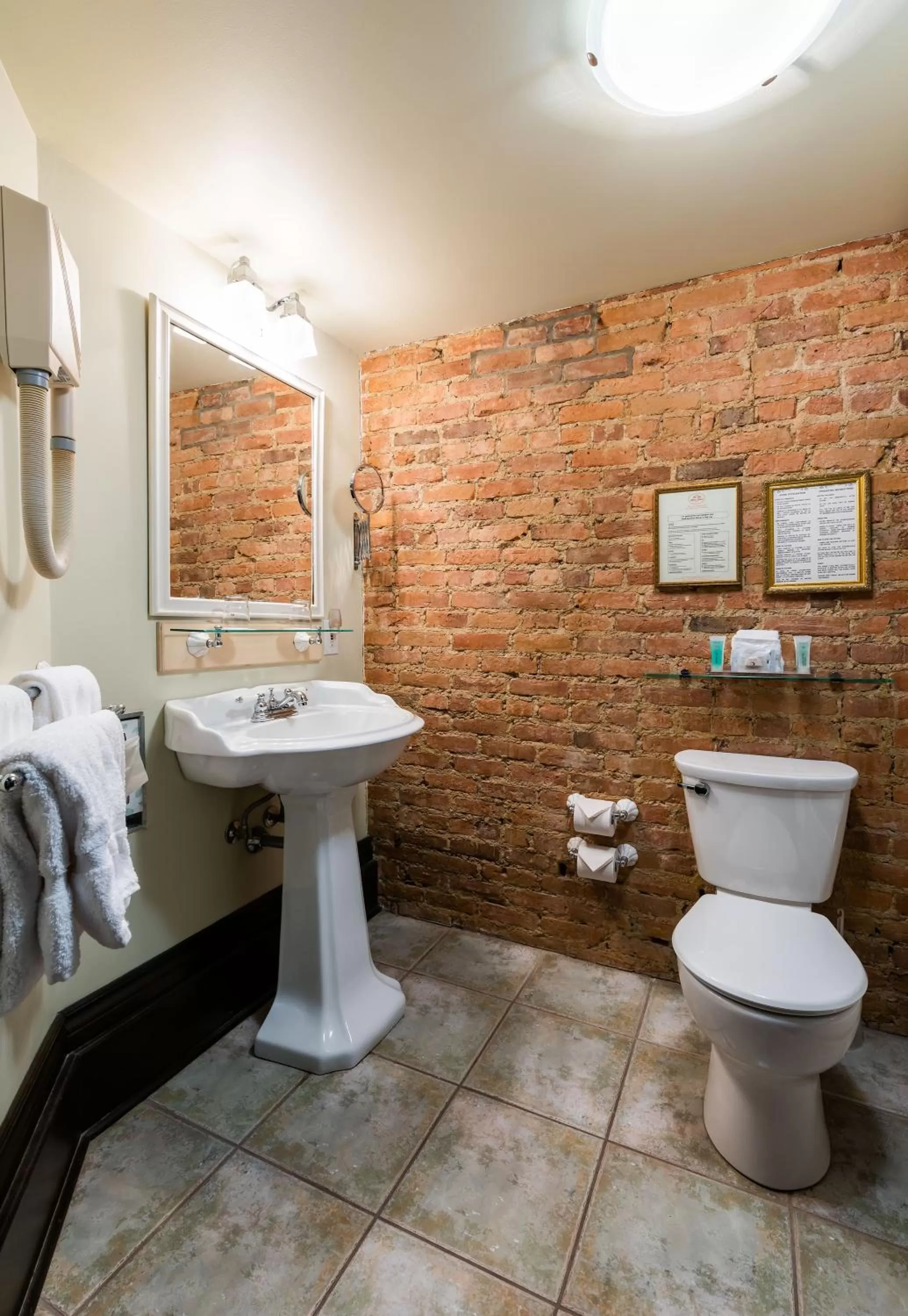 Bathroom in Le Clos Saint-Louis - Par Aneyro