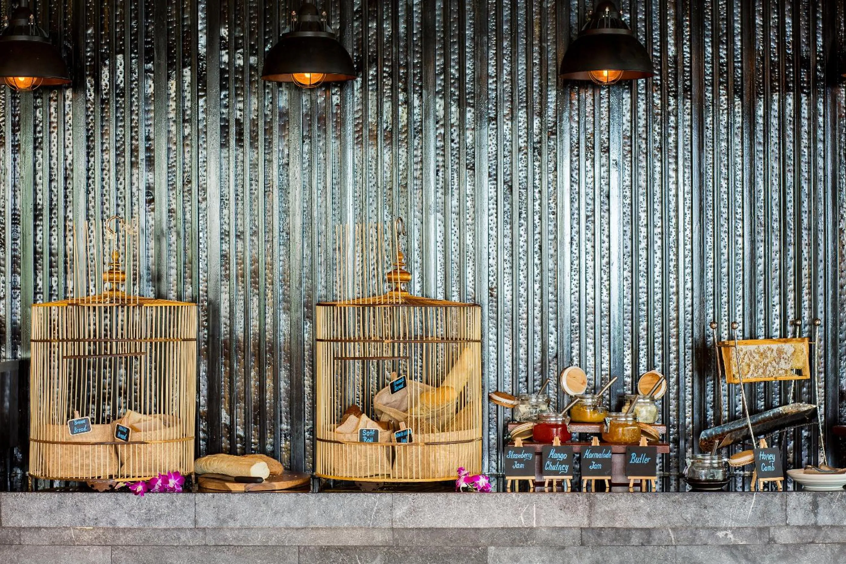 Restaurant/places to eat in MAI HOUSE Patong Hill