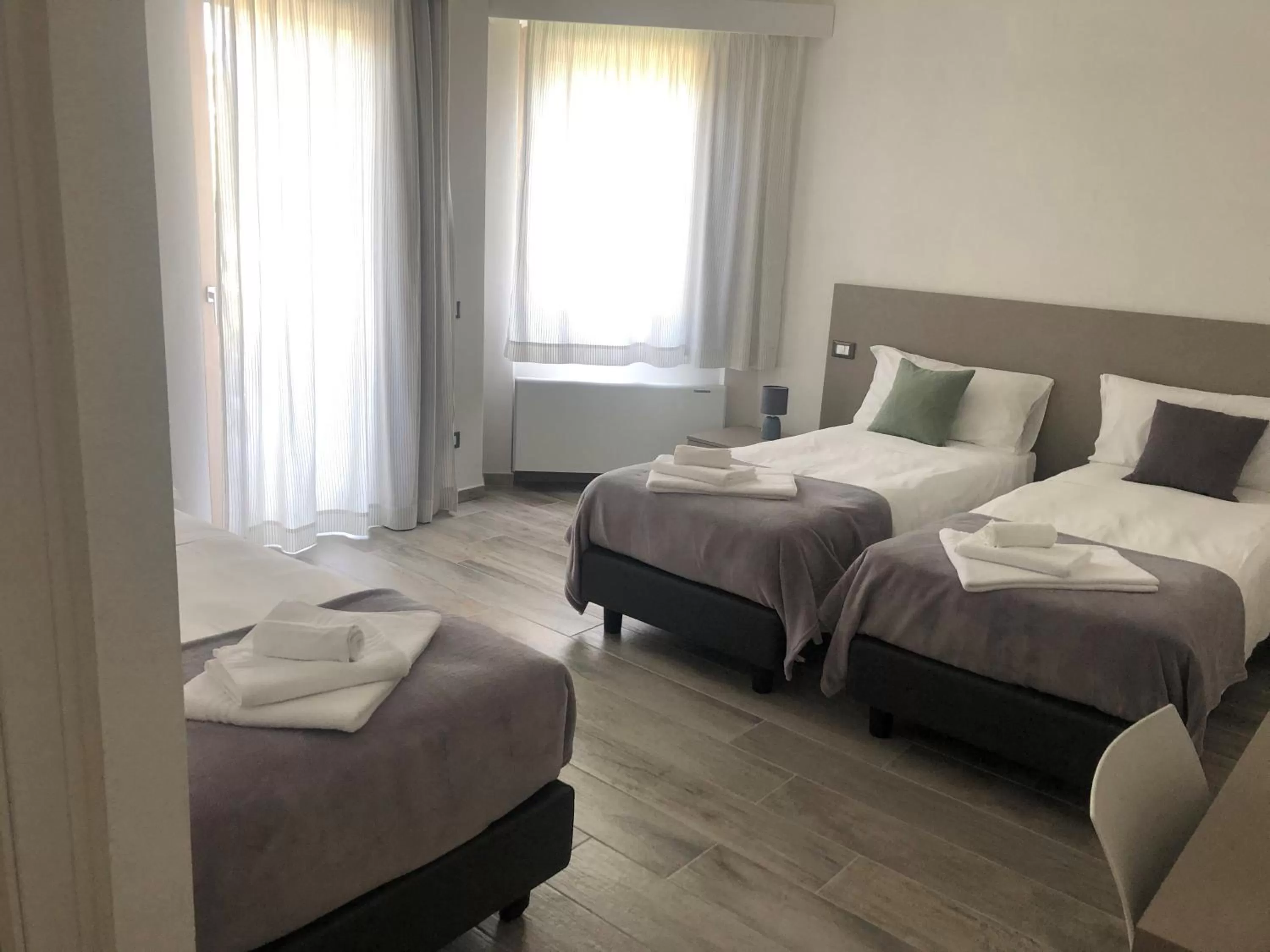 Photo of the whole room, Bed in Regia Hotel