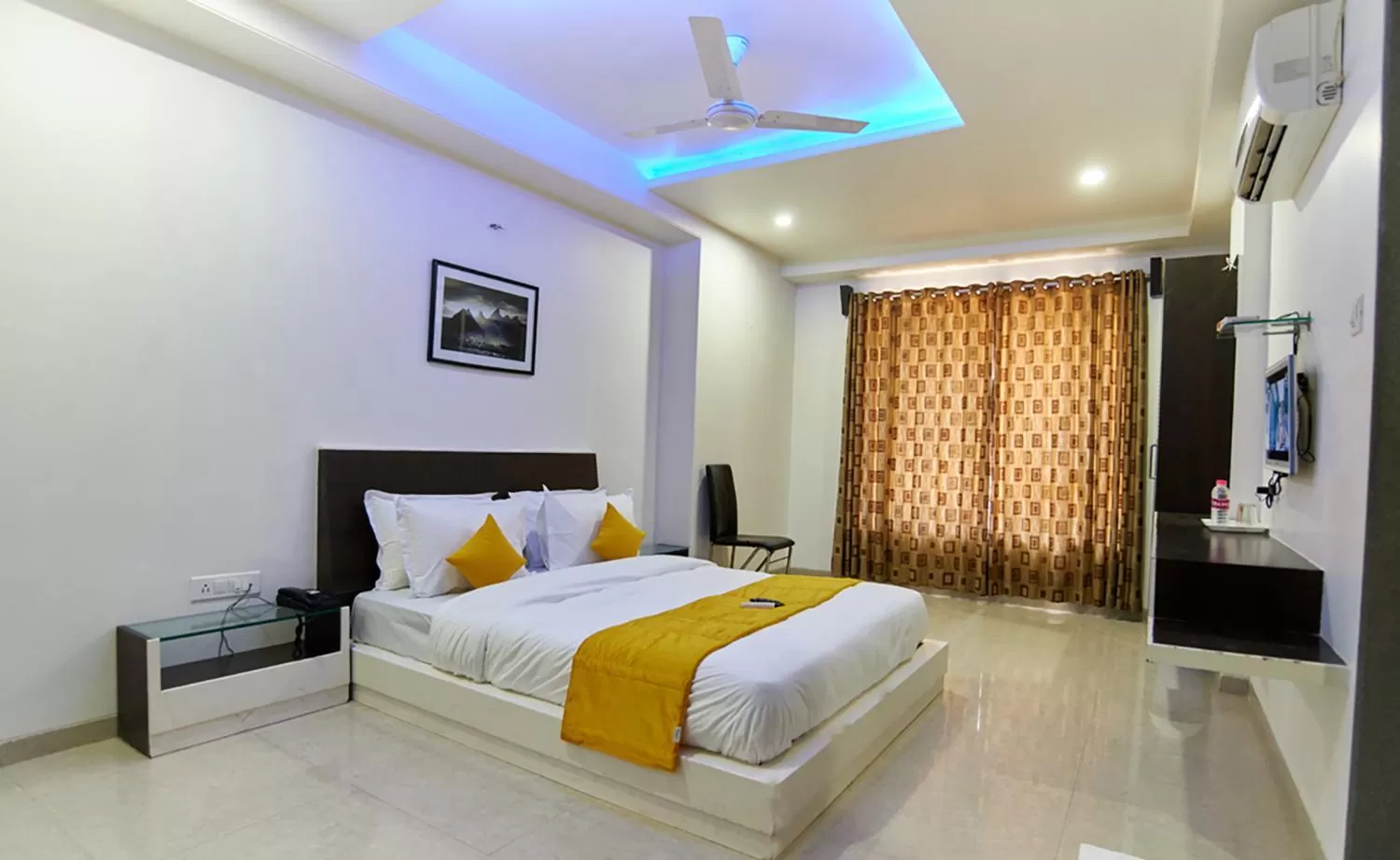 Photo of the whole room, Bed in Hotel Sai Bansi