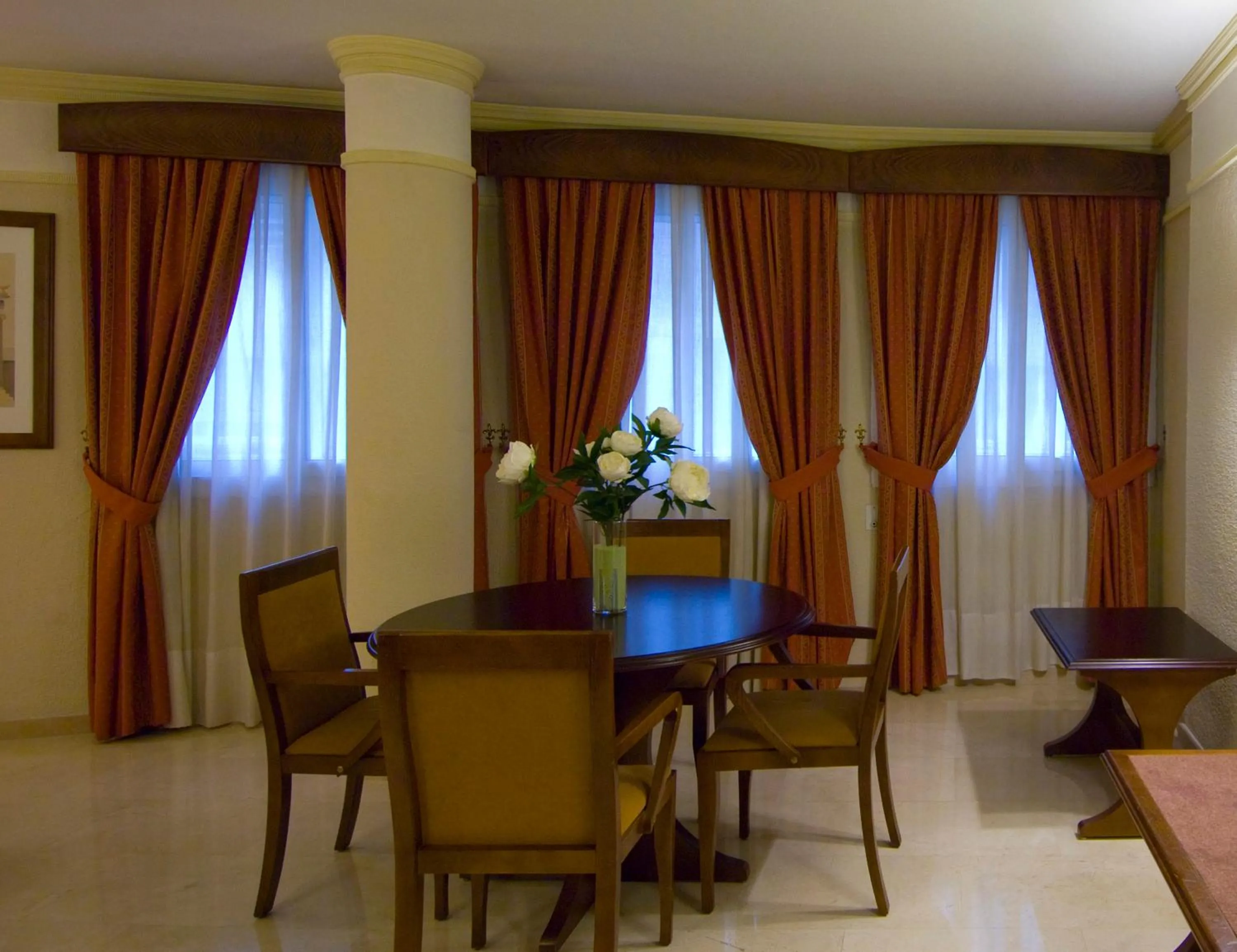 Seating area in Hotel San Antonio