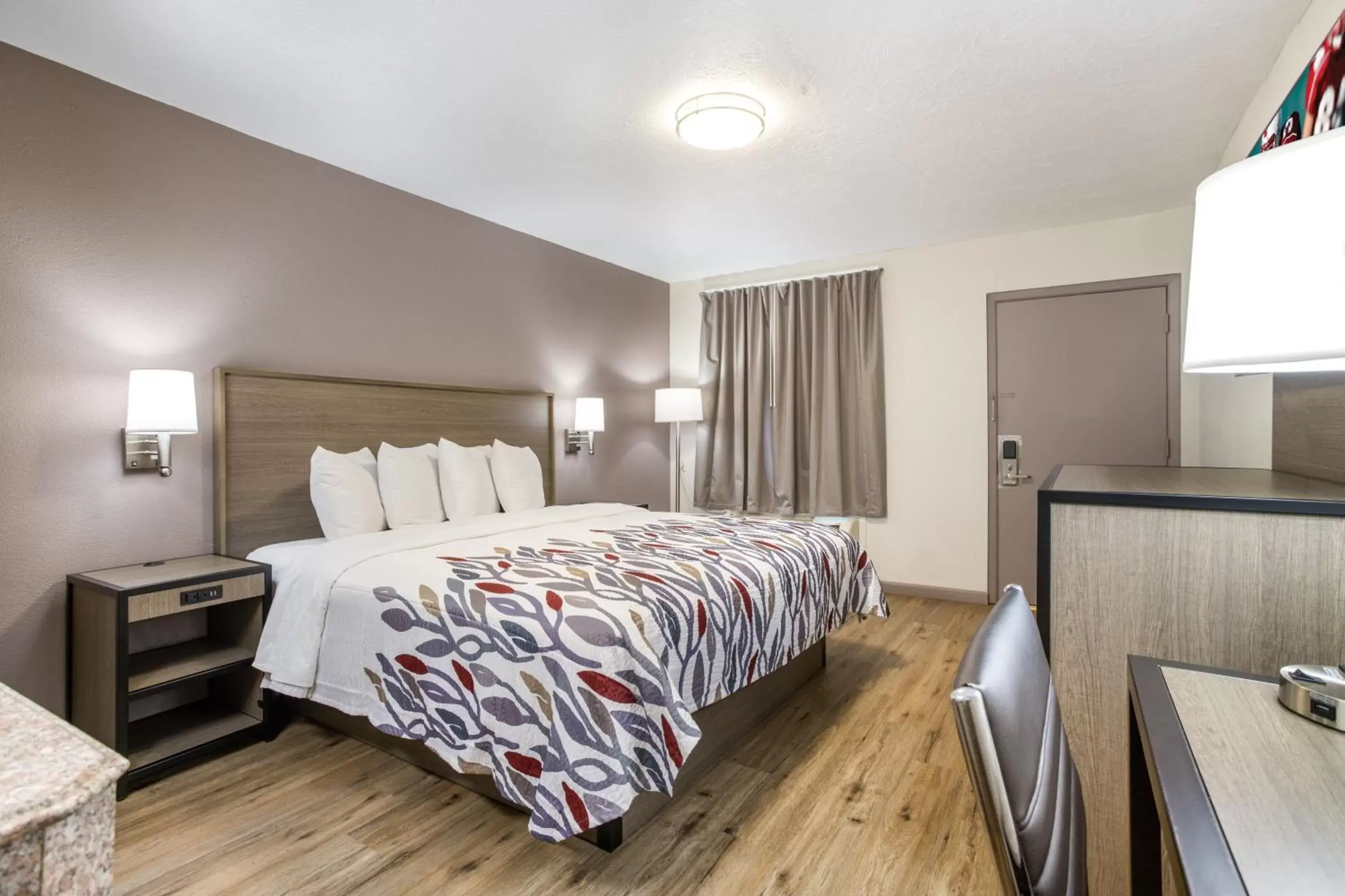 Superior King Room Disability Access/Smoke Free in Baymont by Wyndham Socorro Superior King Room Disability Access/Smoke Free in Baymont by Wyndham Socorro