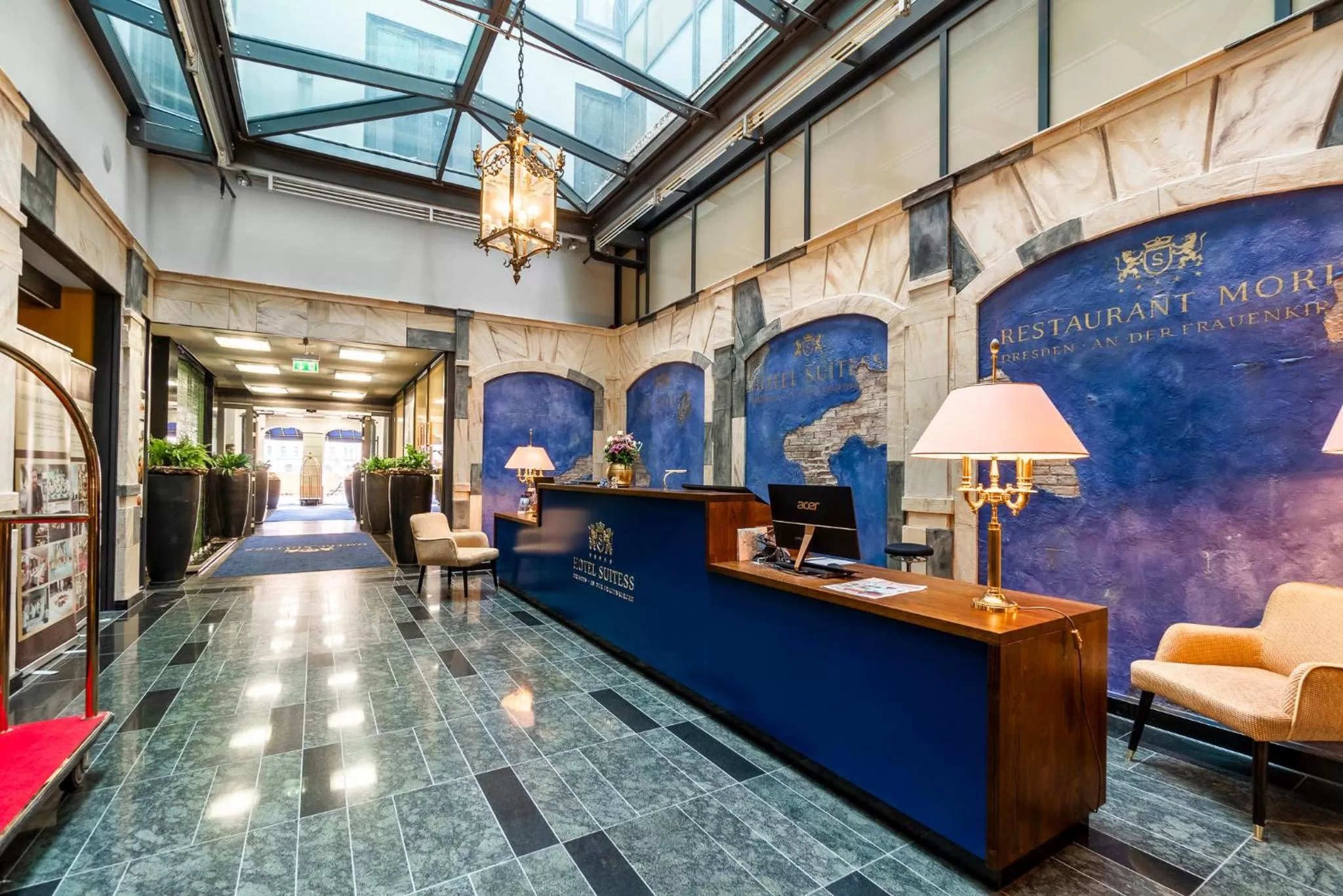 Lobby or reception in Hotel Suitess