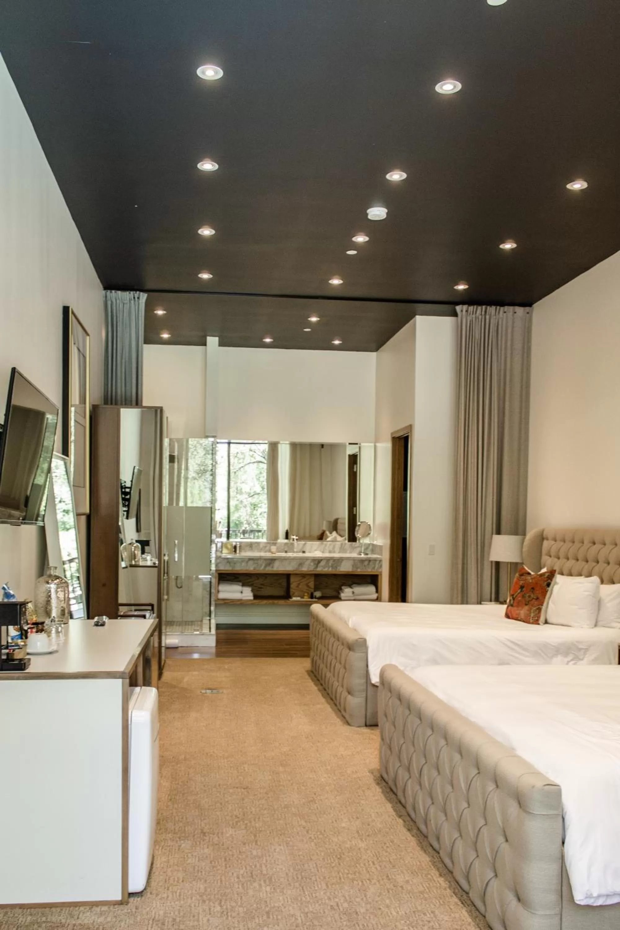 Bed in Calamigos Guest Ranch and Beach Club