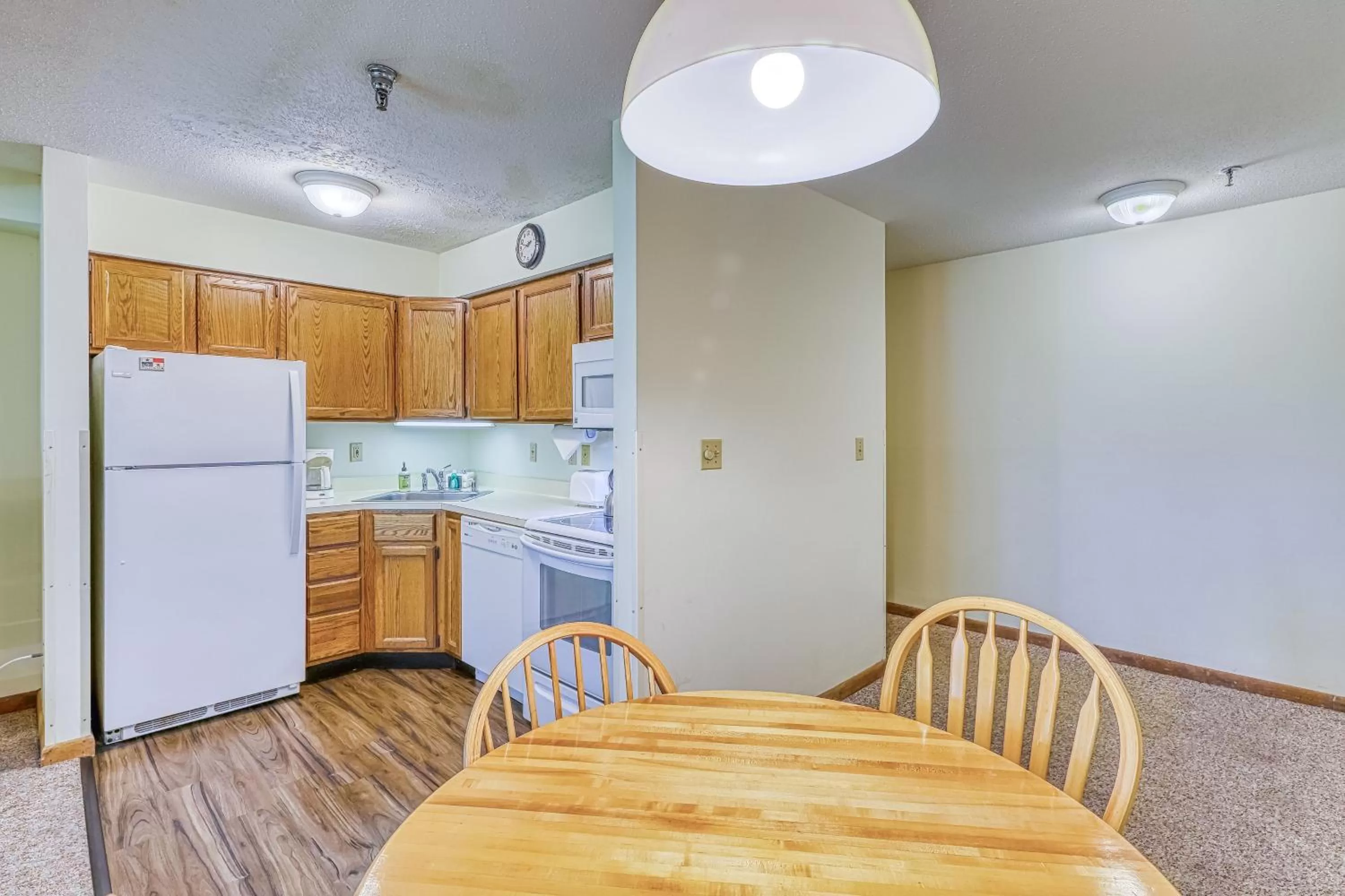 Dining Area in Mountain Green, Unit 3B16