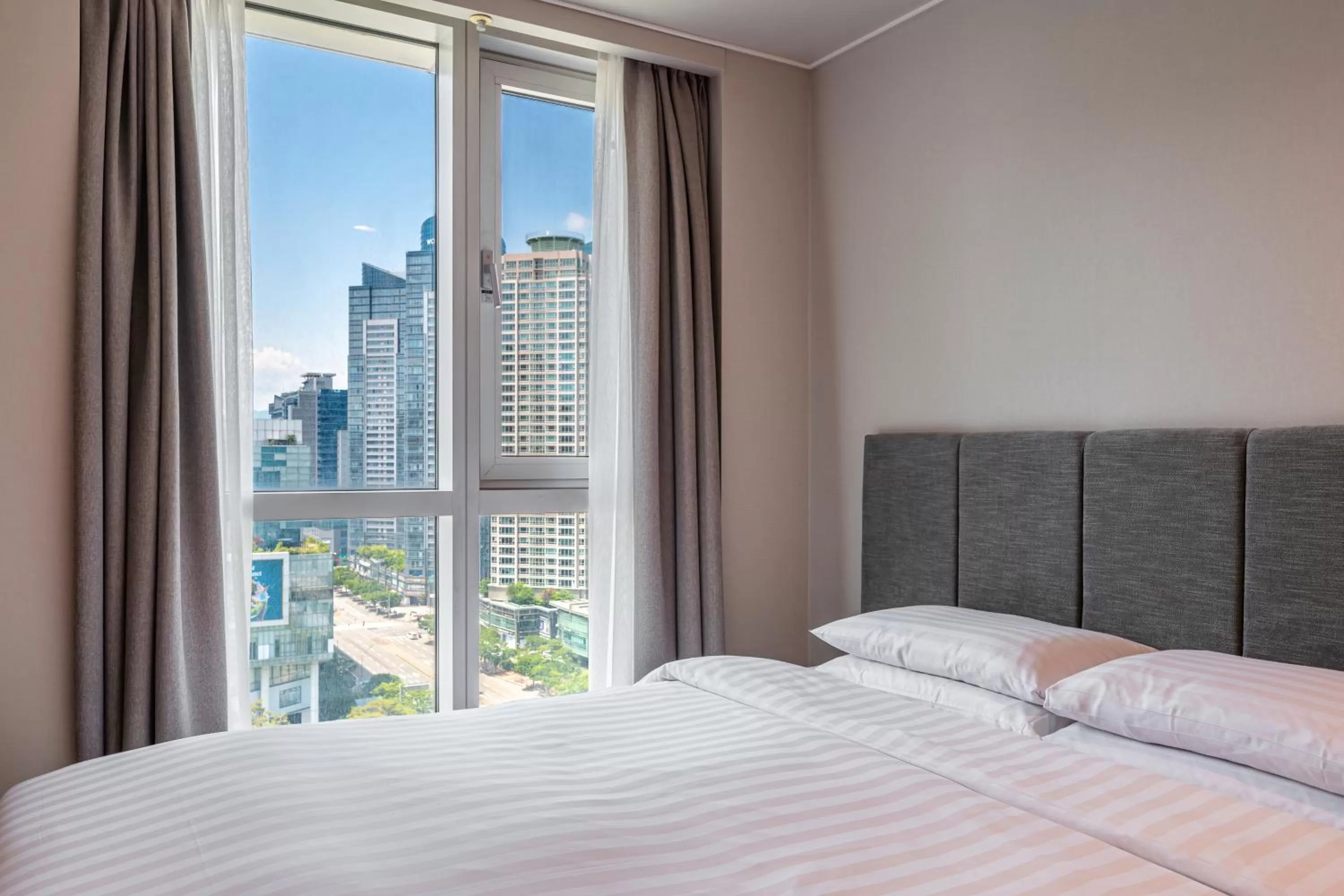 Bed in Haeundae Centum Hotel