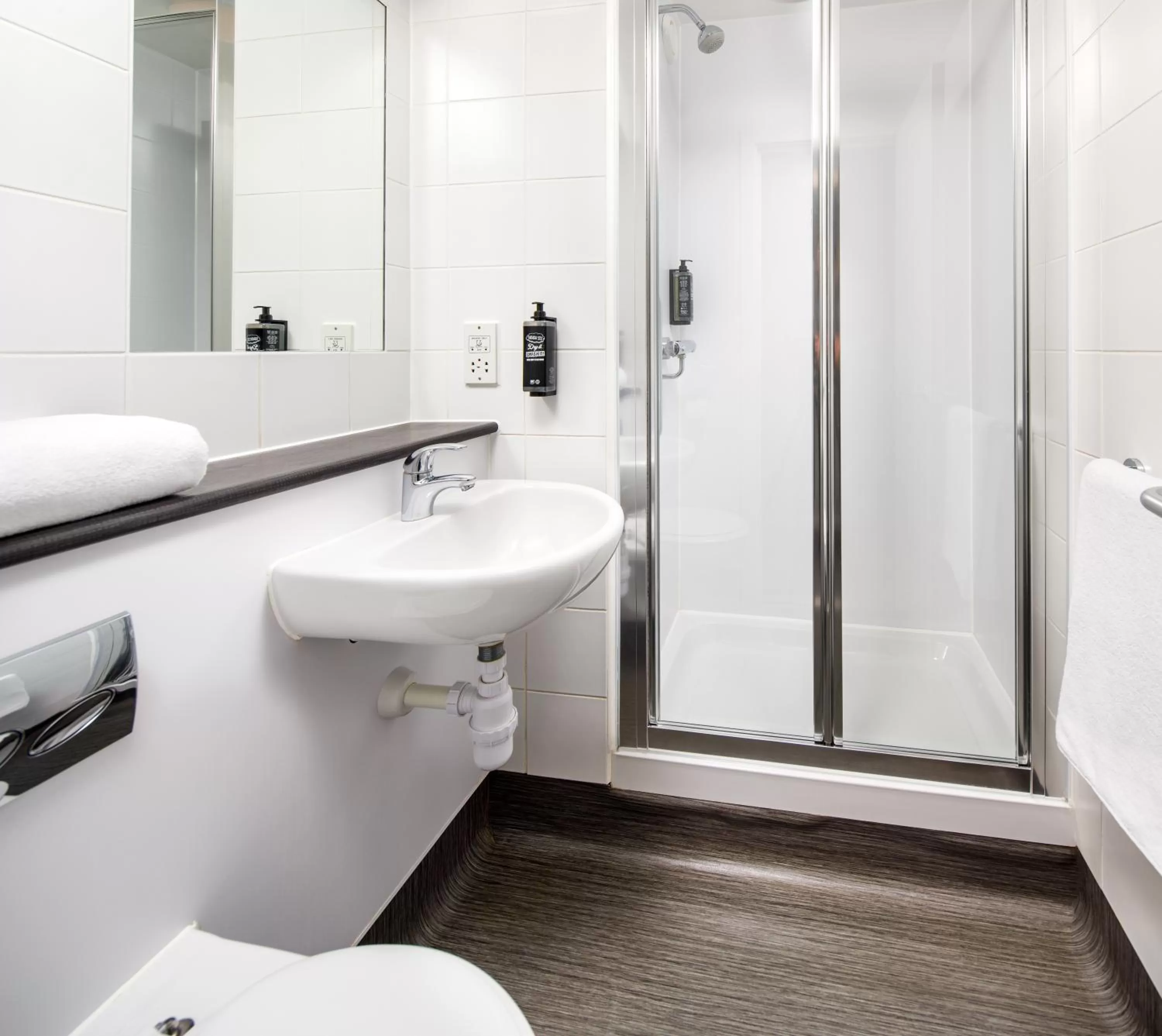 Bathroom in ibis budget London Heathrow Central