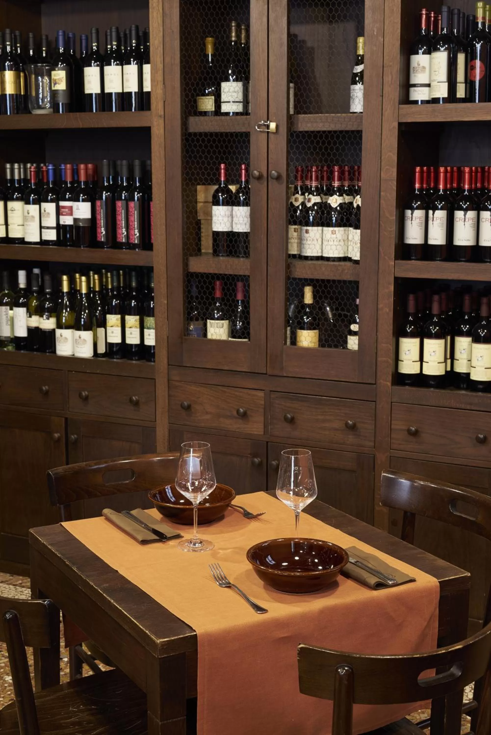 Restaurant/places to eat in Albergo Cappello