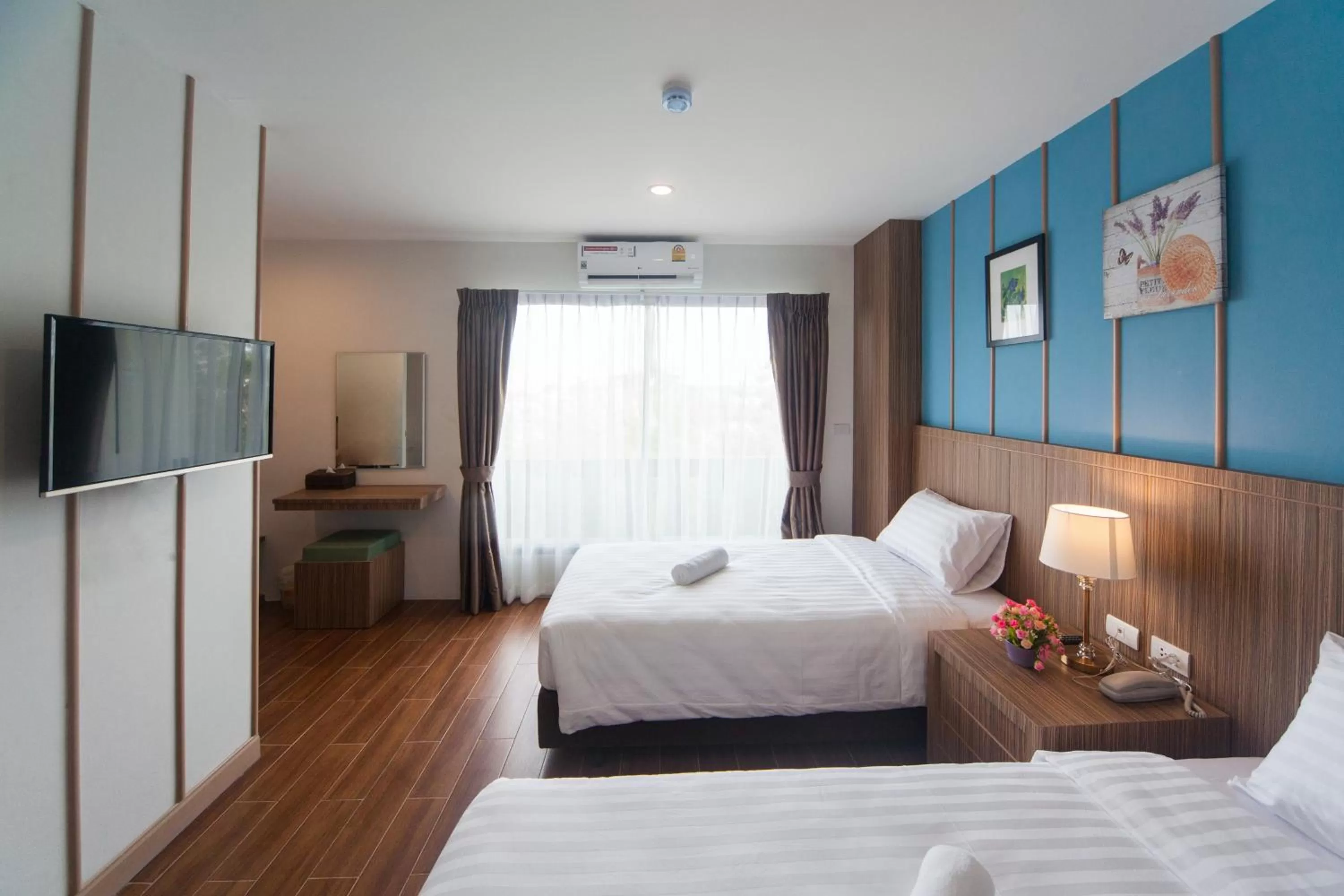 Bedroom, Bed in Anchan Laguna Hotel โรงแรมอัญชันลากูน่า