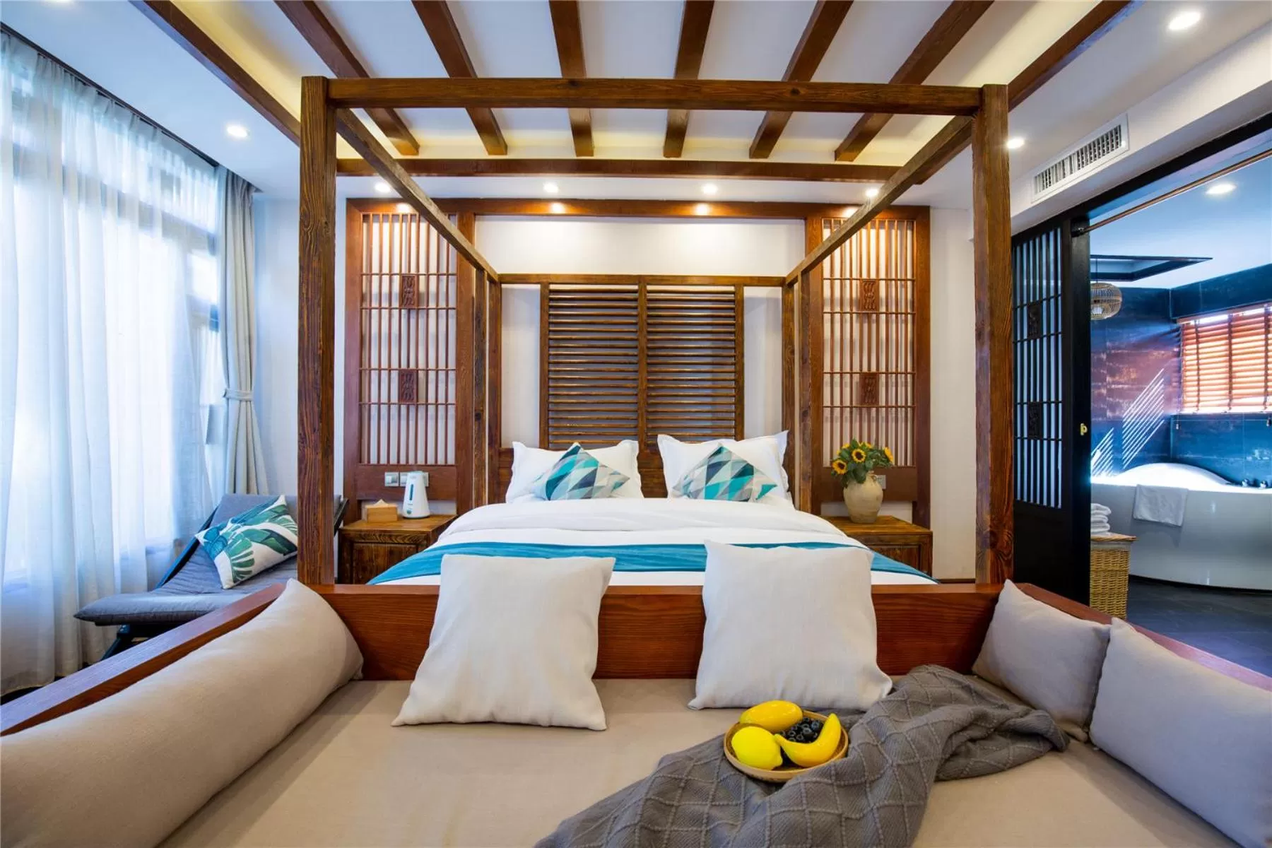 Bed in Lijiang Gemmer Hotel