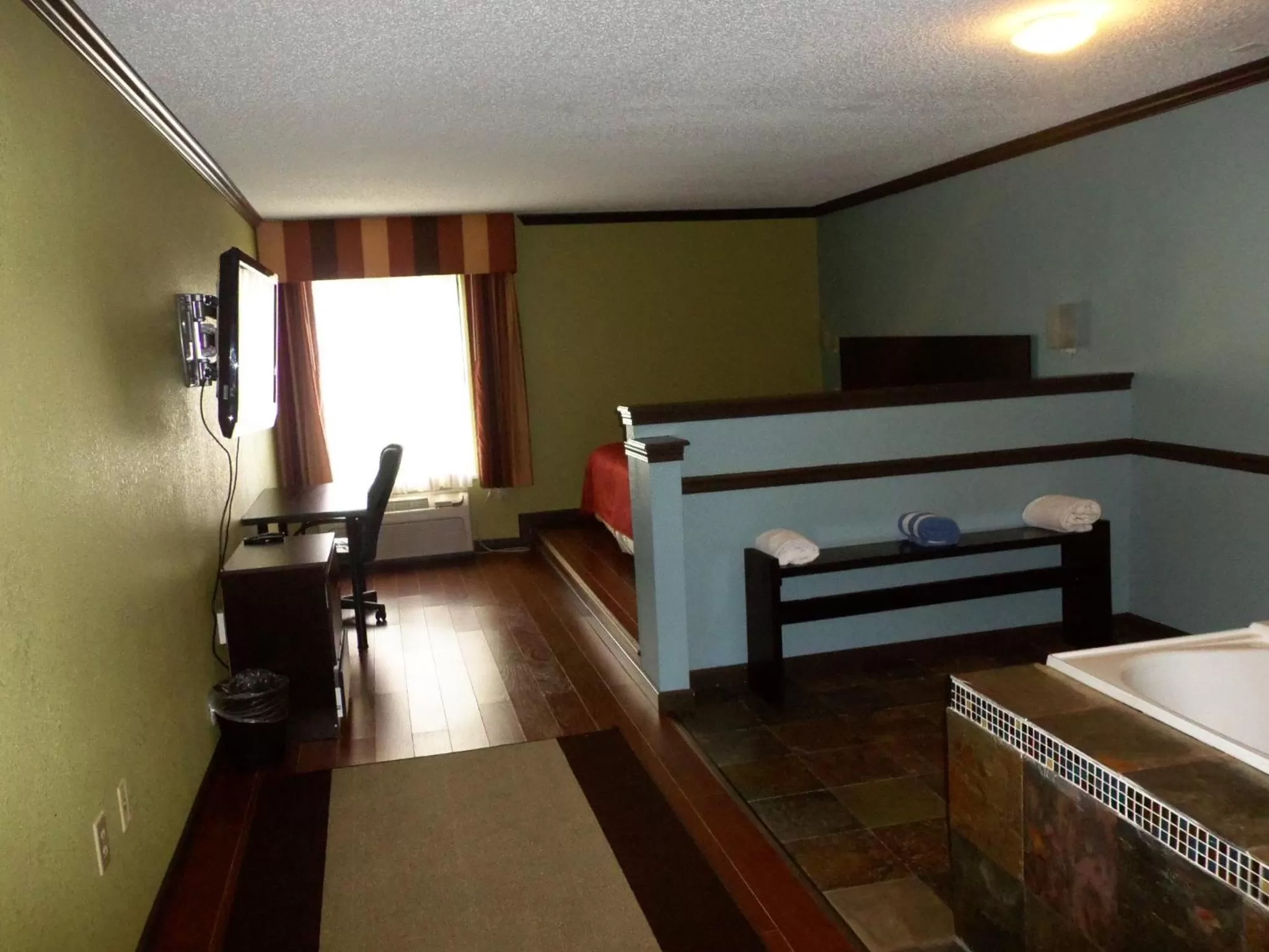 Day, Bed in Araamda Inn