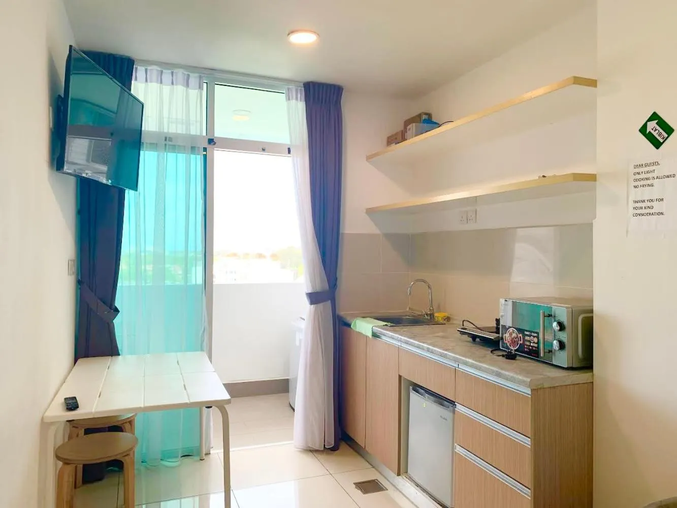 Kitchen or kitchenette in Sunset Seaview Vacation Condos @ Infinity Avenue