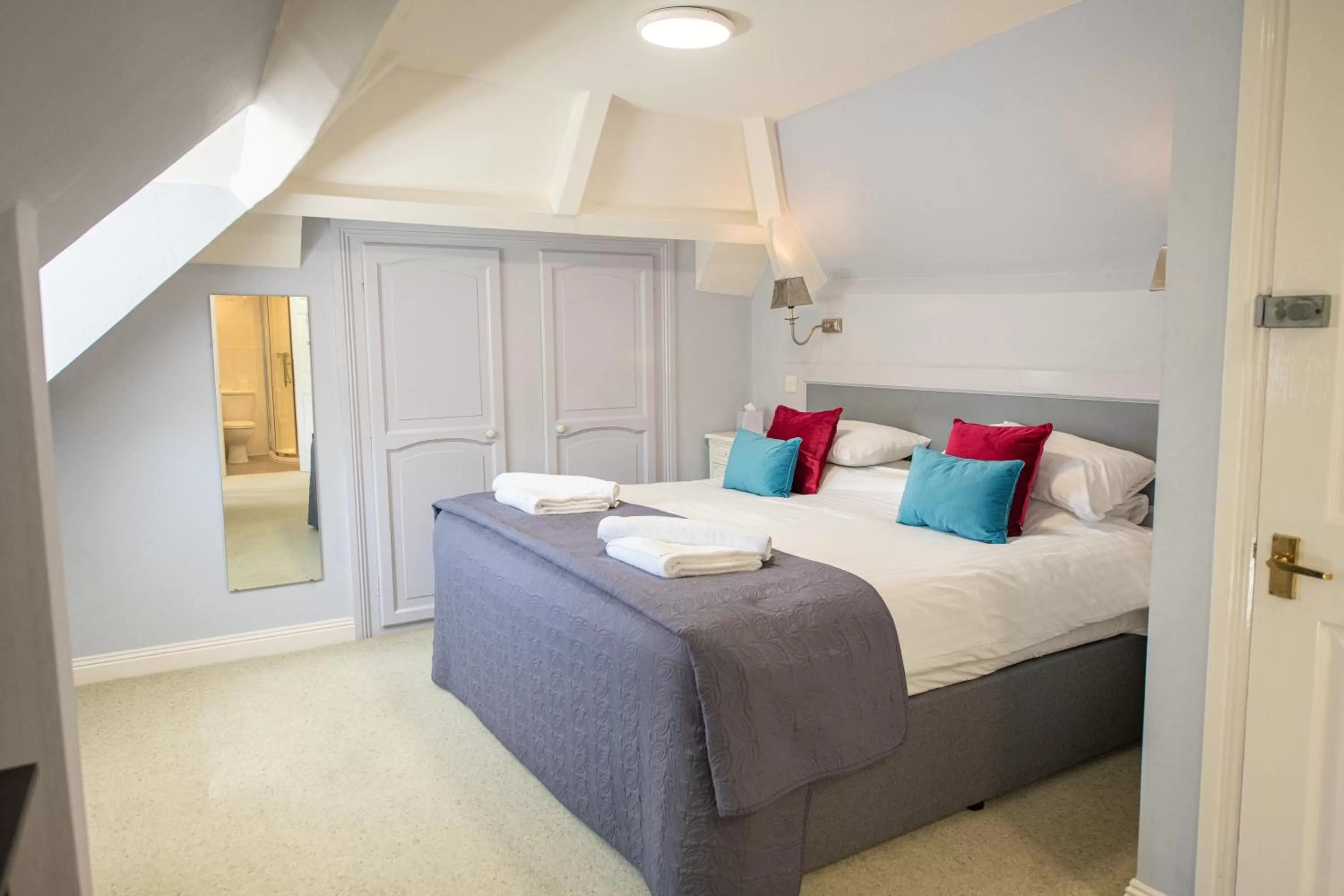 Bedroom, Bed in The Woodlands Hotel