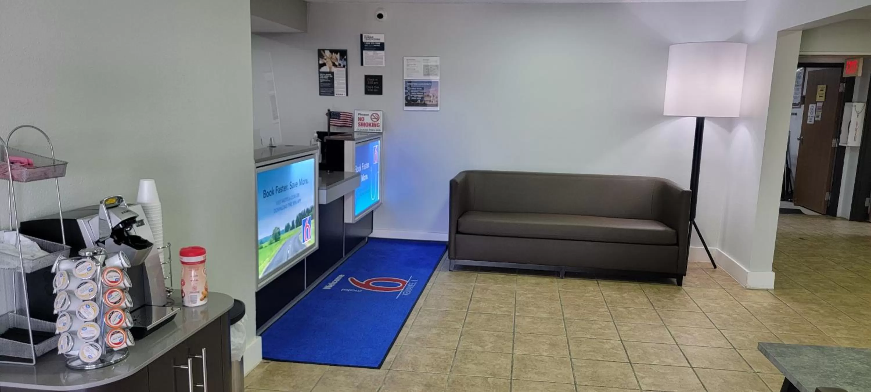 Lobby or reception in Motel 6-Kewanee, IL