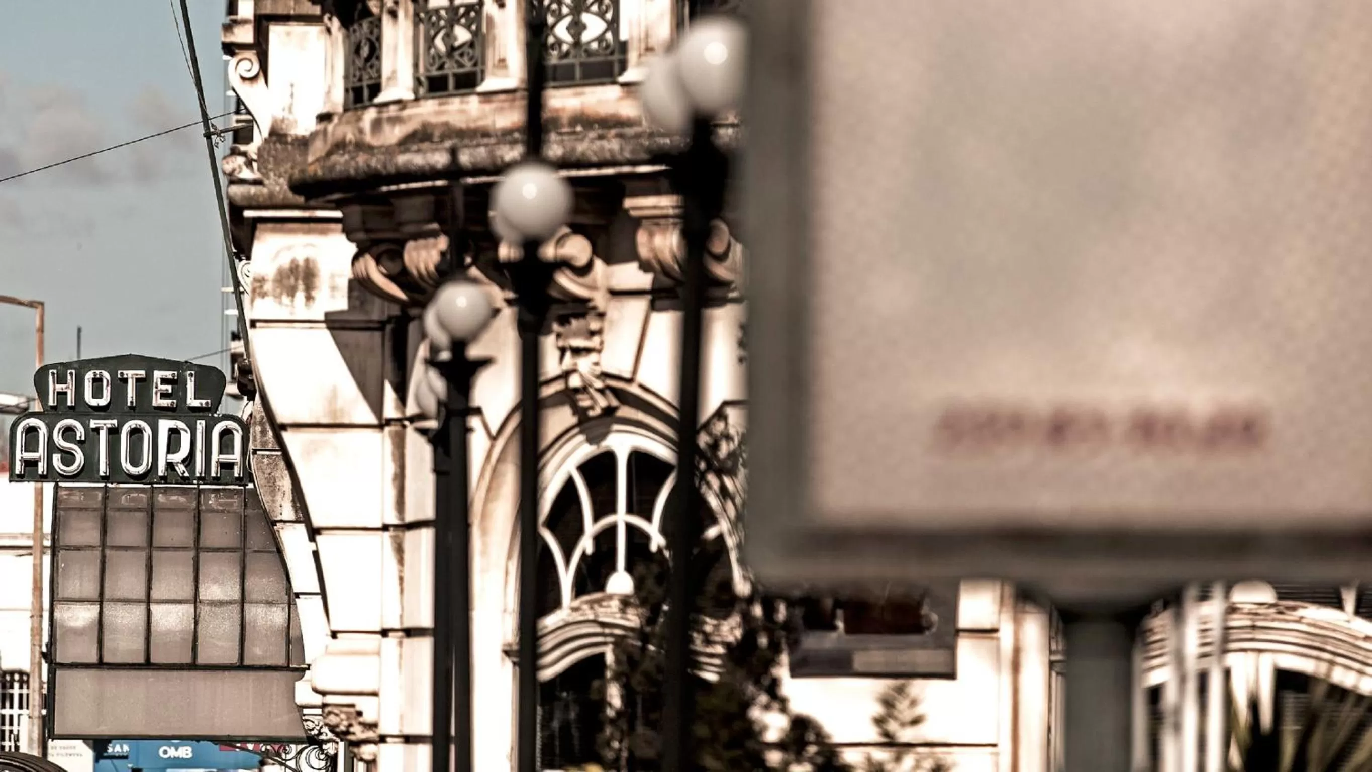 Facade/entrance in Hotel Astoria