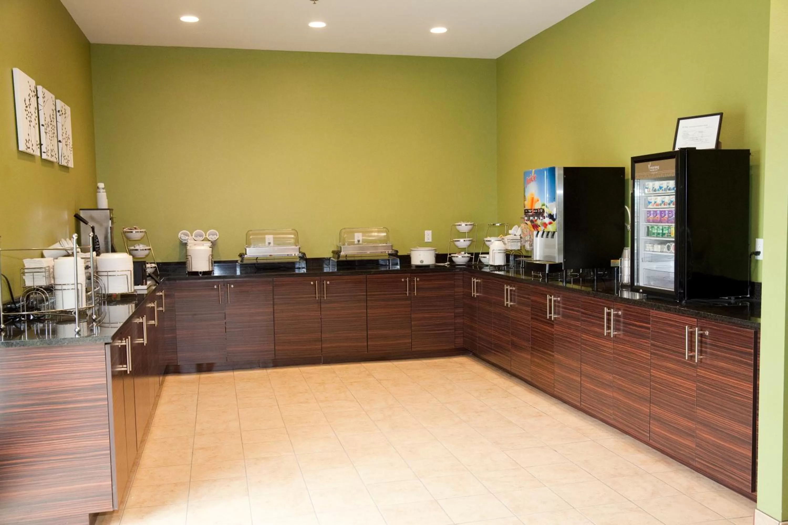 Food and drinks in Sleep Inn & Suites Belmont - St. Clairsville