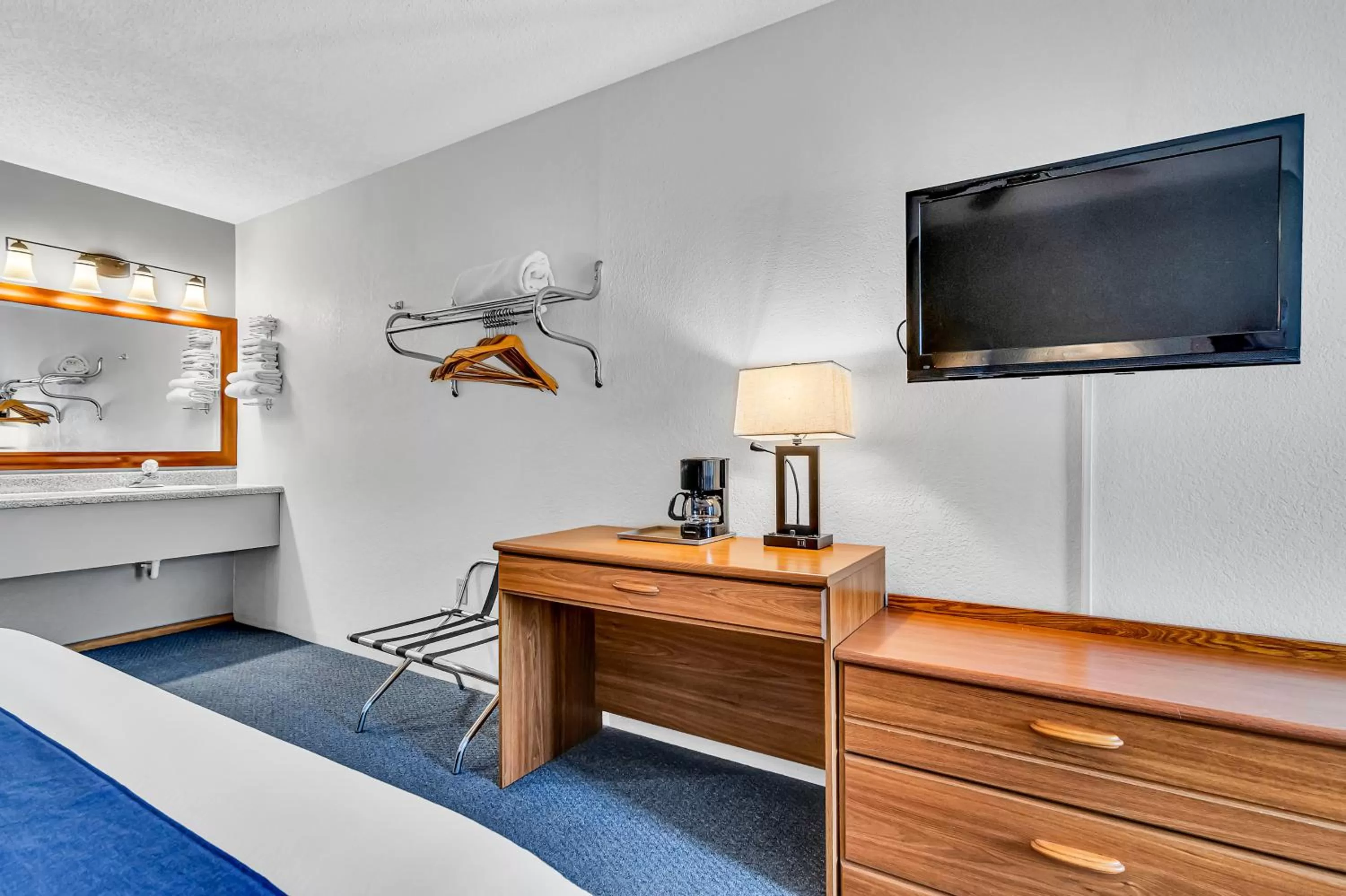 Bedroom in Autumn Creek Branson